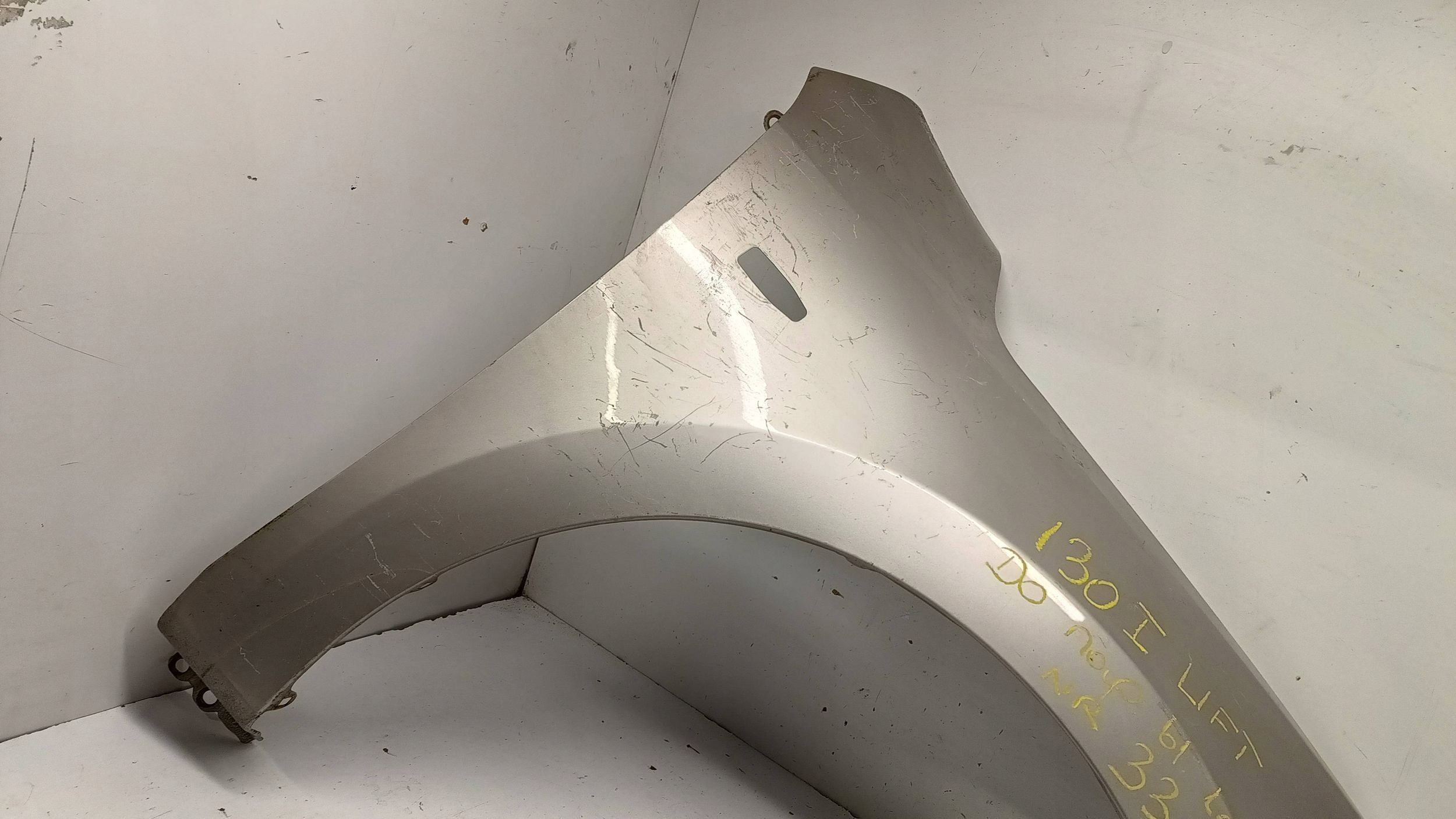 HYUNDAI I30 and fender front front right 2007