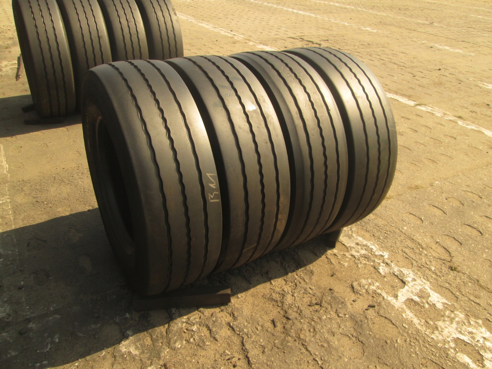 235/75R17.5 MICHELIN X-LINE T ENERGY OPONY DO PRZYCZEP - KOMPLET Liczba opon w ofercie 4 szt.