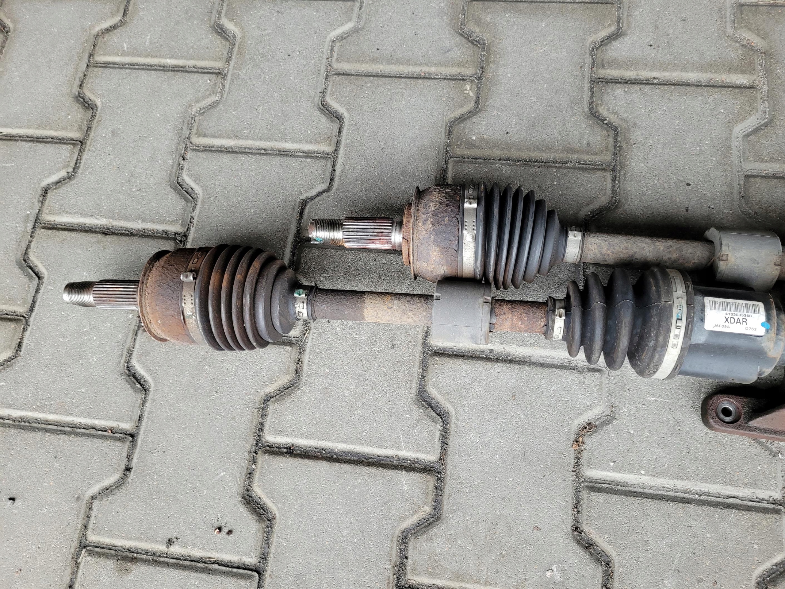 semi-axis front front left SSANGYONG TIVOLI XLV 1.6 D e-XDi 4X4