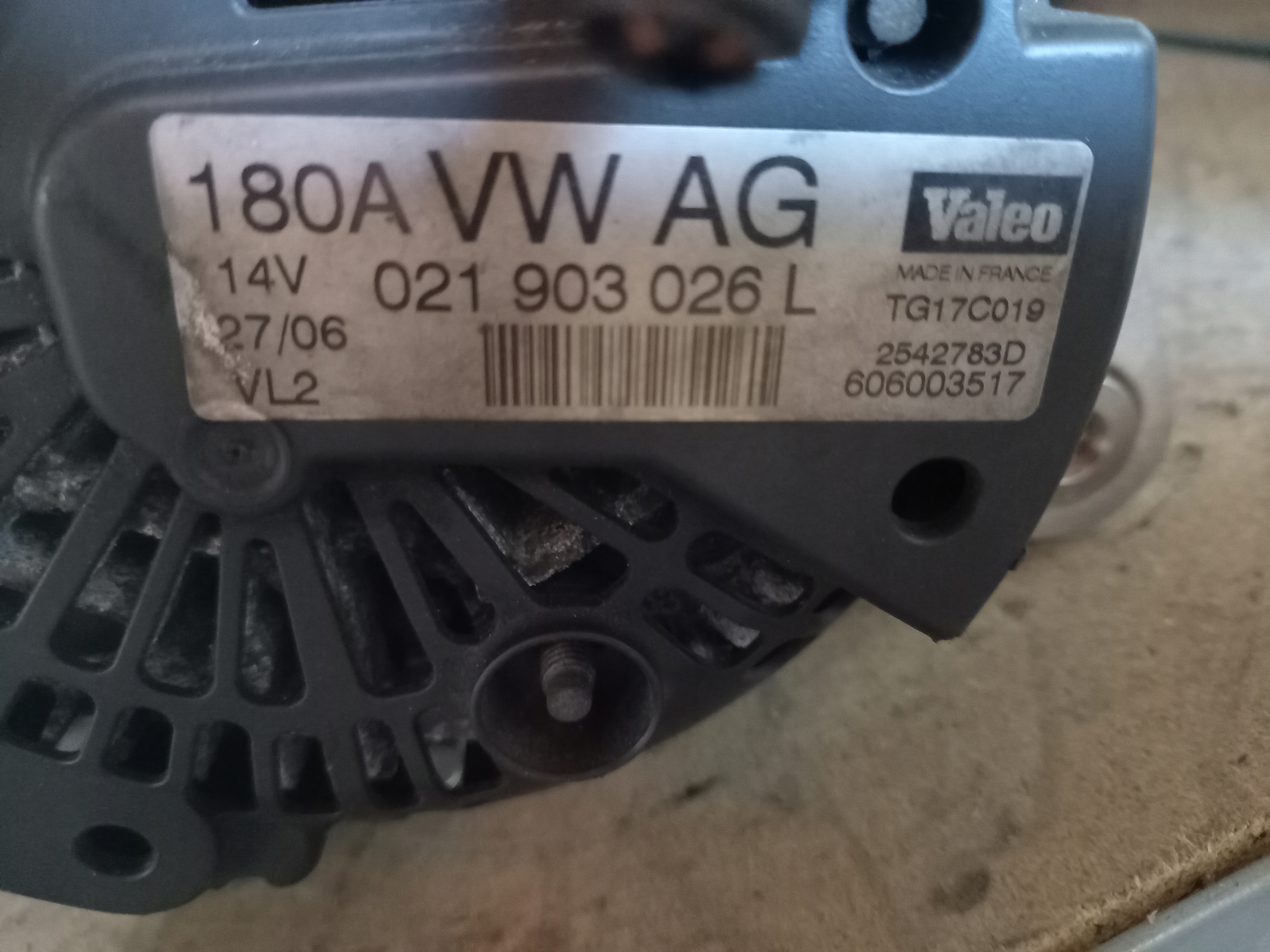 Alternator 180A 2,0TDI 021903026L Prąd ładowania alternatora 180 A
