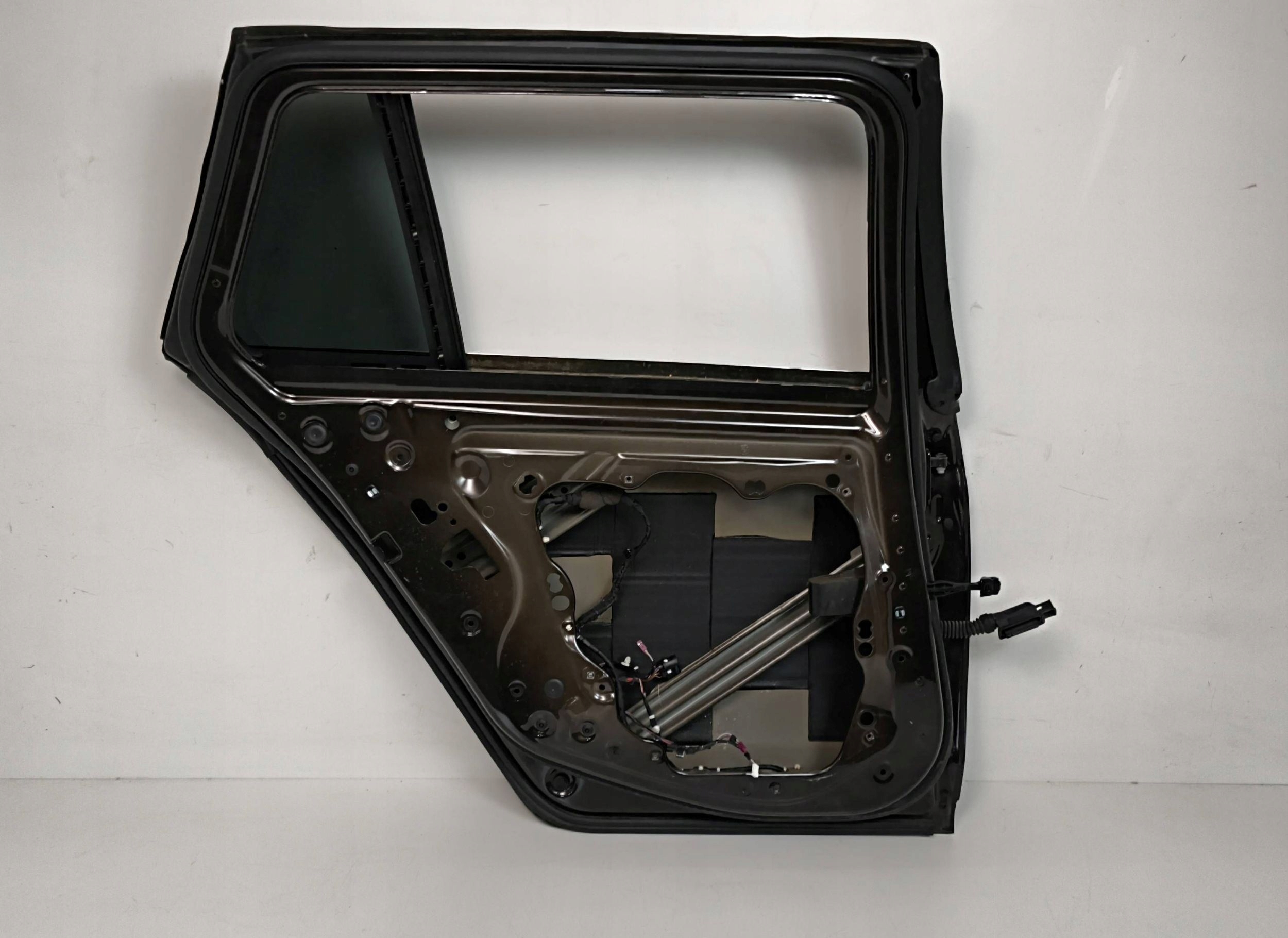 BMW 5 G30 kombi G31 door rear. left B65