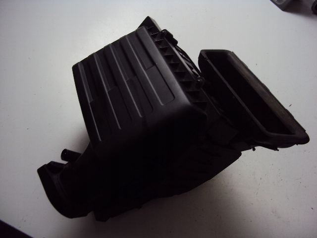 5Q0129601AA - КОРПУС ВОЗДУШНОГО ФИЛЬТРА VW GOLF VII 1.6 TDI 2012-