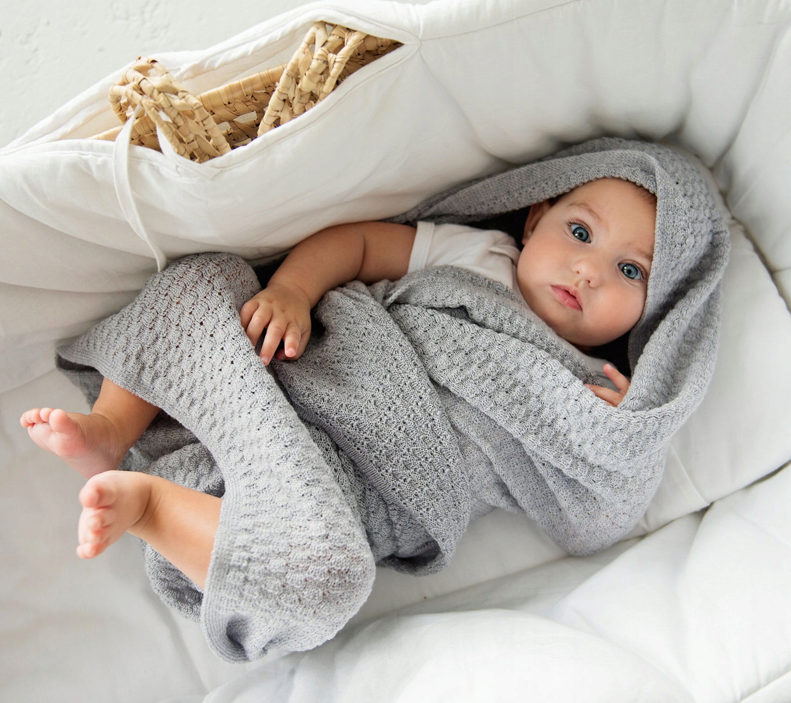 Kocyk z wełny MERINO otulacz pudrowy róż LULLALOVE Szerokość produktu 90 cm