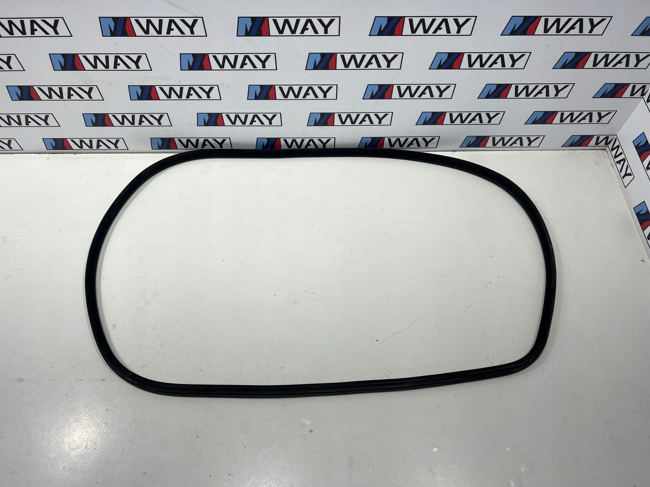 BMW F10 F11 УПЛОТНИТЕЛЬ ДВЕРИ ПРАВЫЙ ПЕРЕД