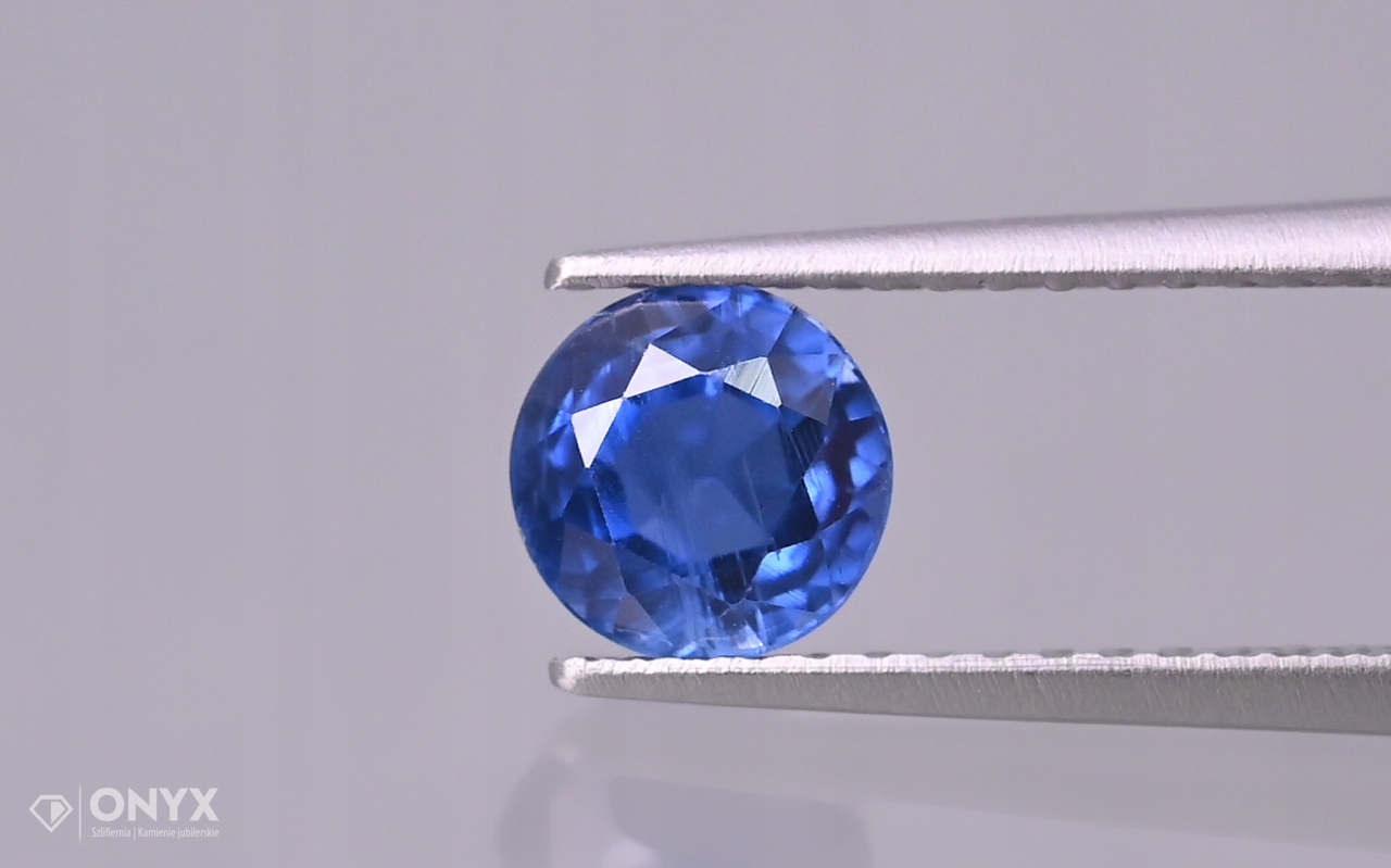 Kyanit fazetovaný kulatý fi 5,5 mm