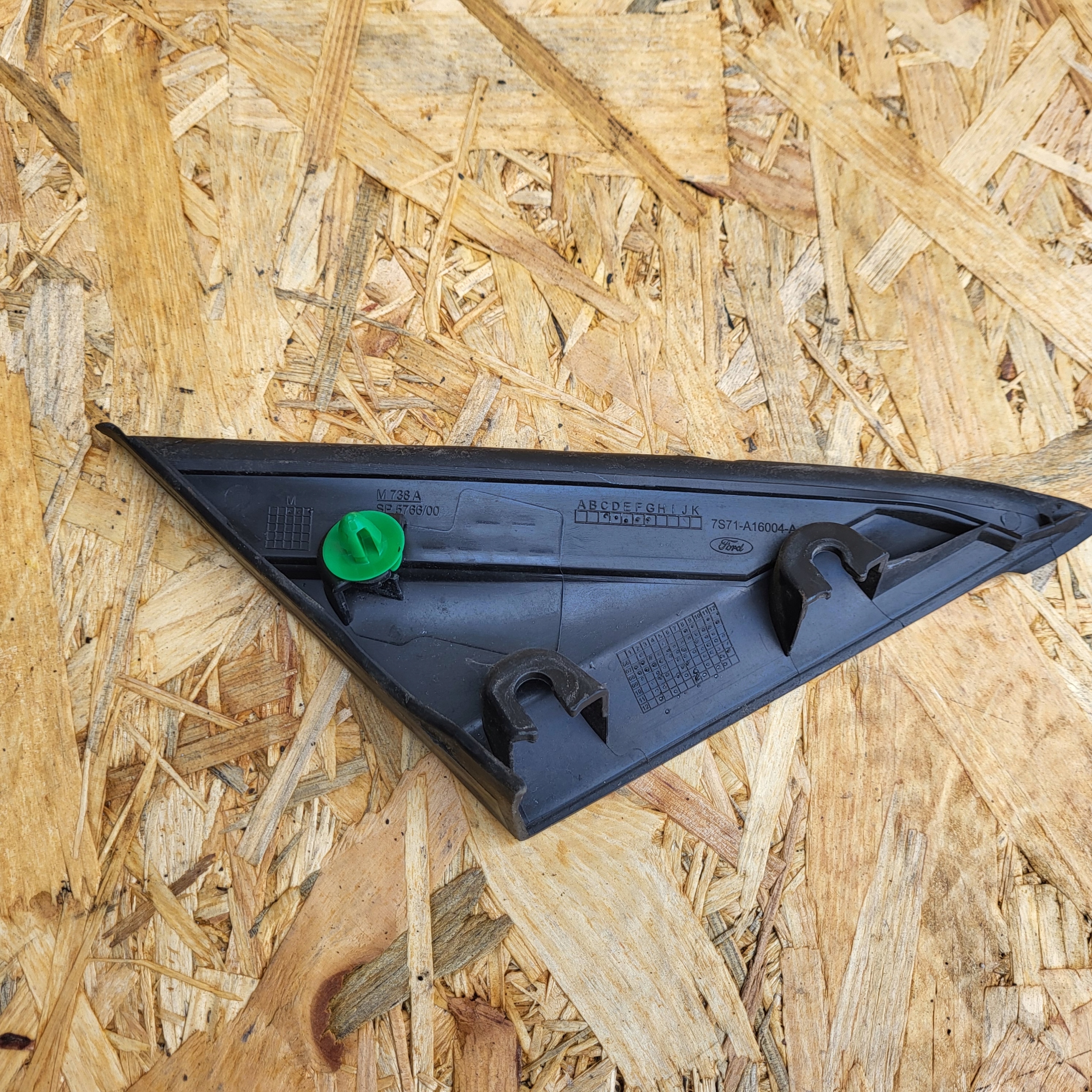 FORD MONDEO MK4 HB KOMBI TROJKAT spoiler right