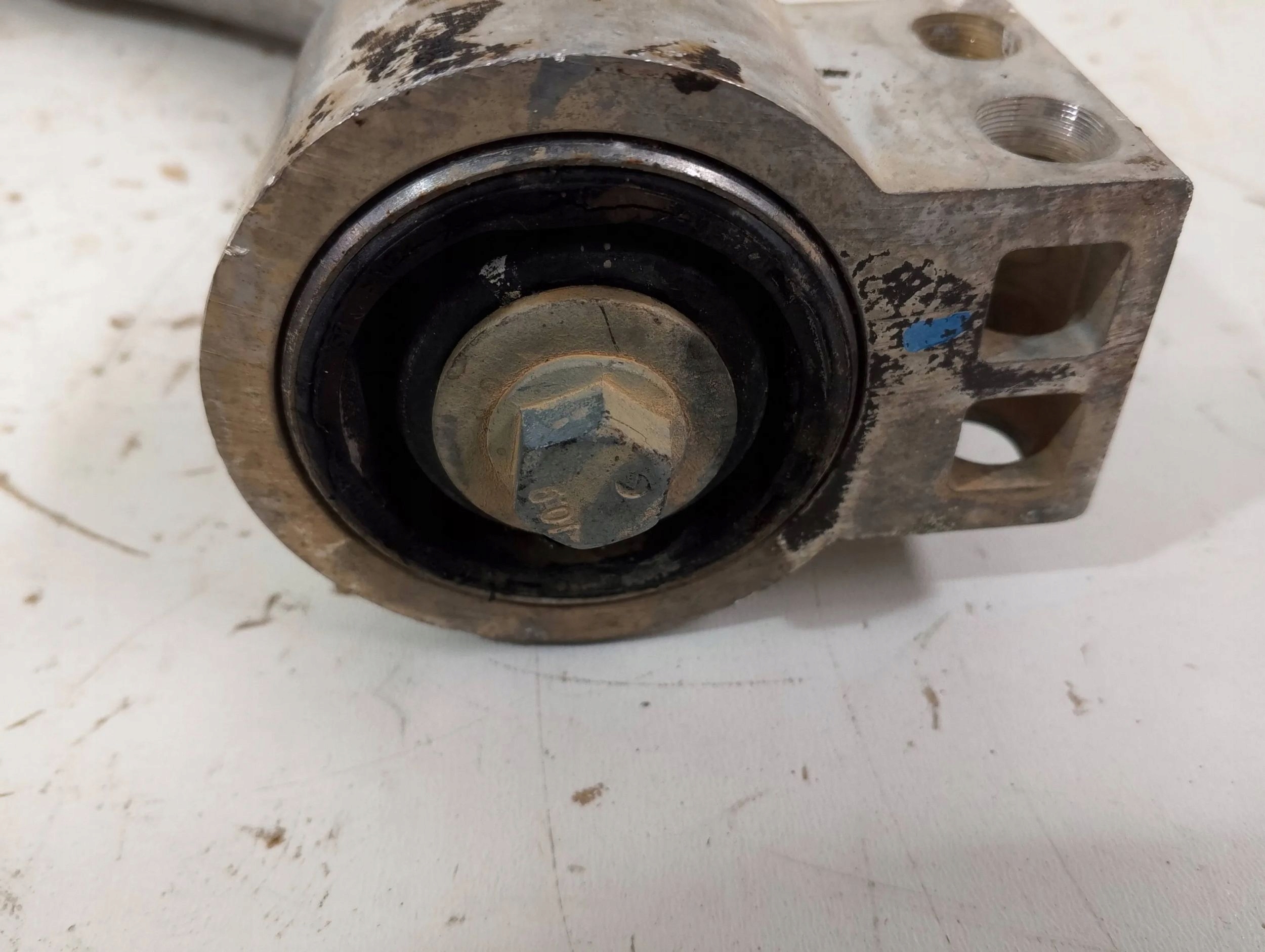 Chevrolet Cruze arm front