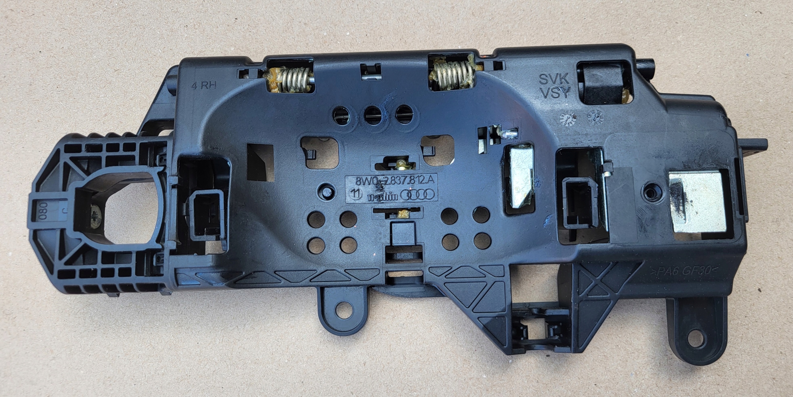 holder support handles right rear part front AUDI A4 B9 8W A5 F5 OE EU