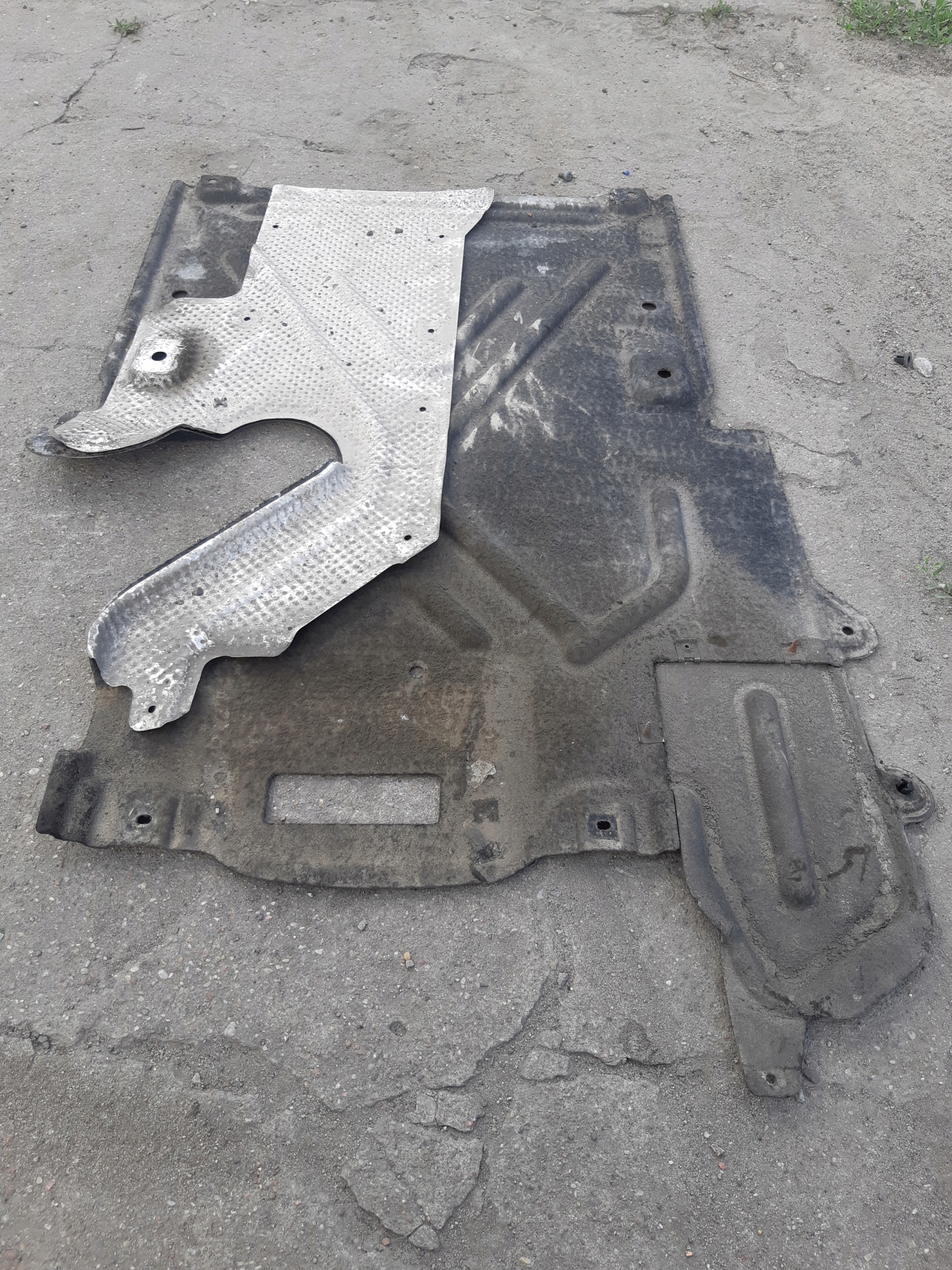 AUDI A4 B8 LIFT Blende Abdeckung abdeckung unter Getriebe