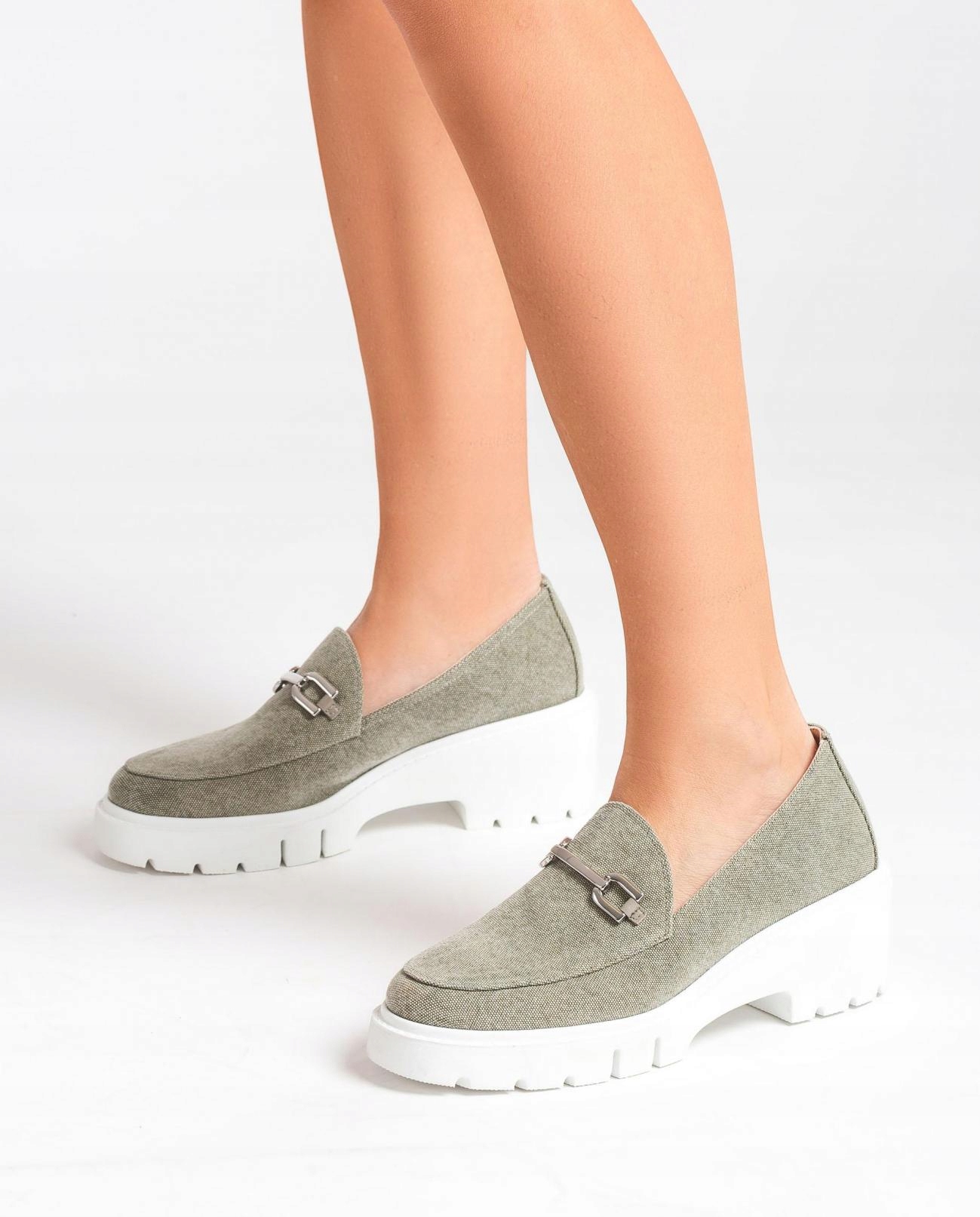 Nazouvací polobotky na platformě Unisa 39