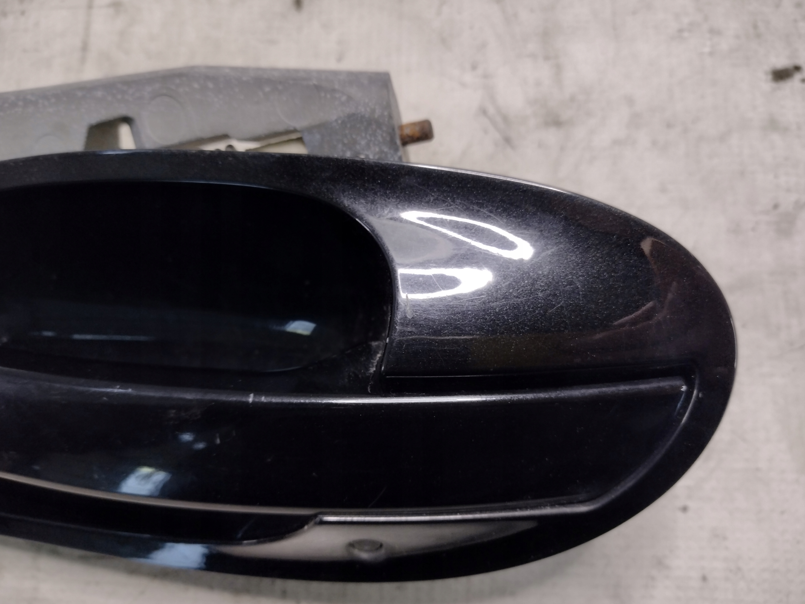 handle exterior door left rear part BMW 7 E65 k: Black Sapphire Metallic