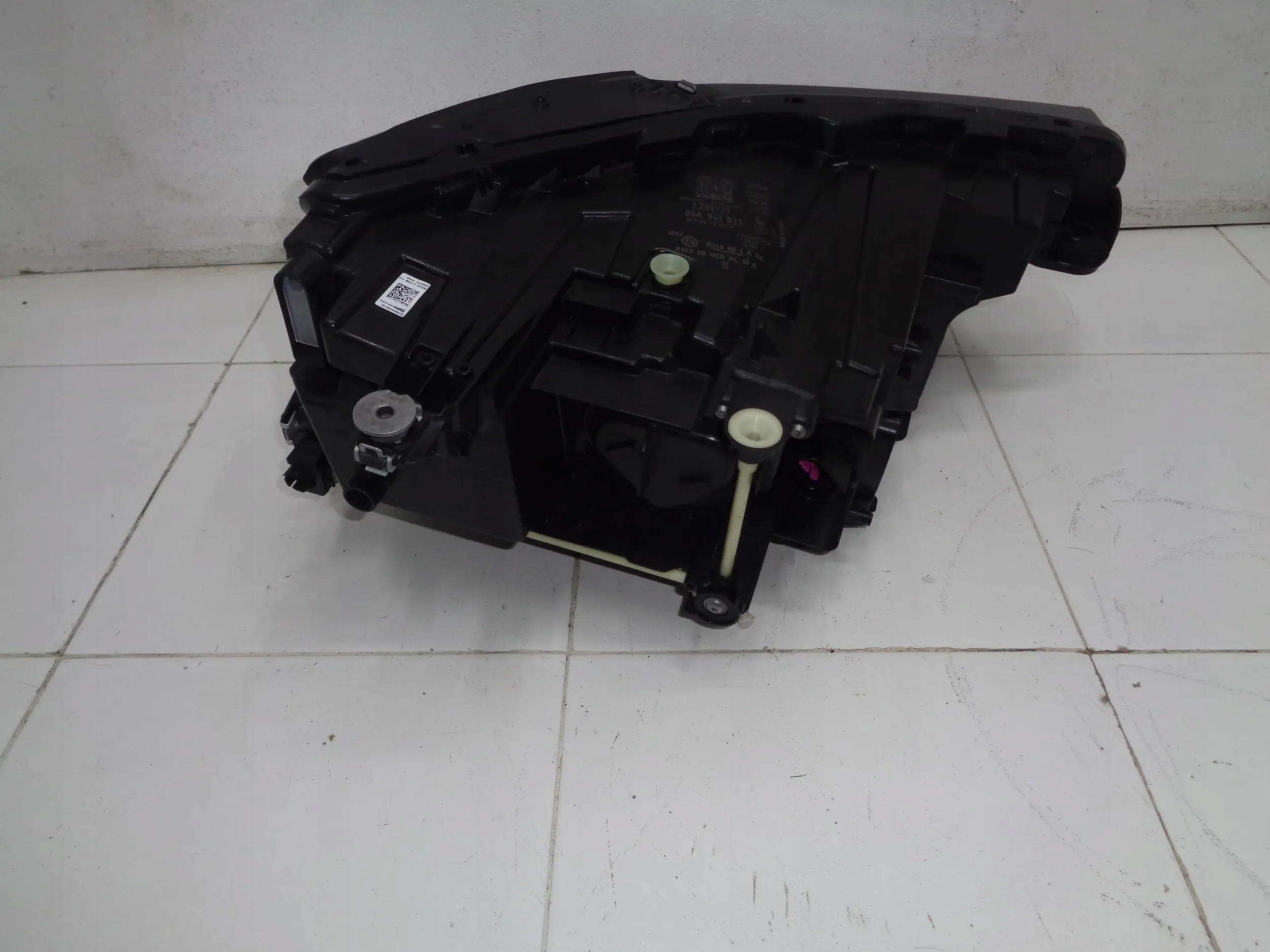 AUDI Q4 E TRON E-TRON light left front FULL LED 21R