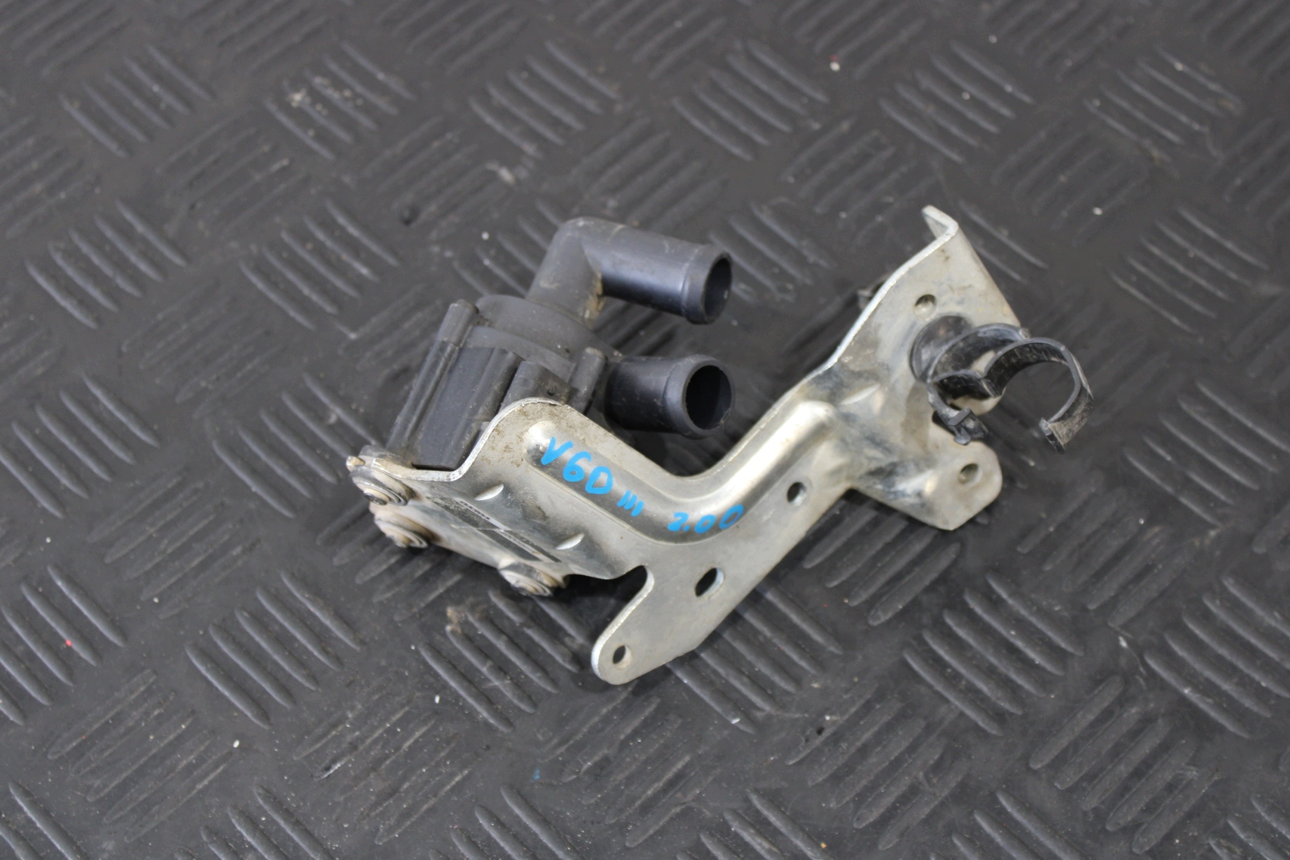 pumpa pumpa cirkulacije vode 31686005 VOLVO S60 V60 III 3 2.0D