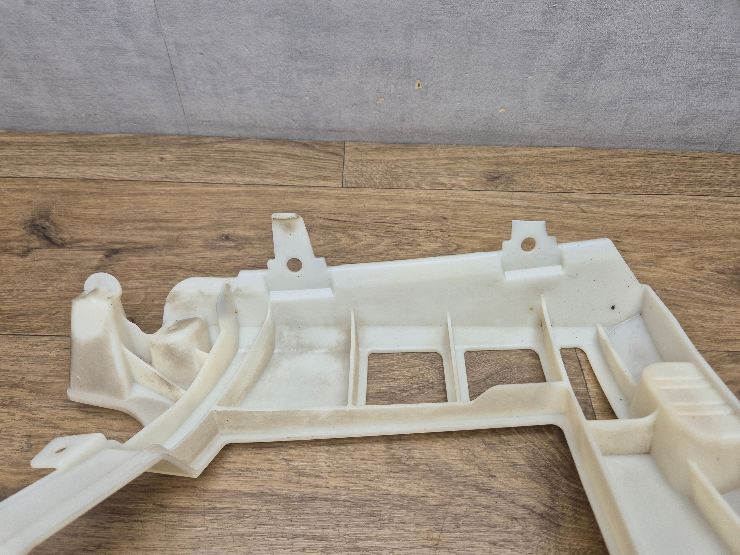 BMW G20 support right rear part holder bracket console of a bumper m-packet 8069394