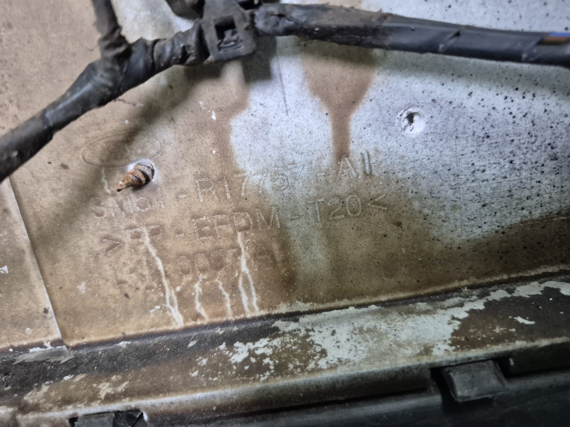 FORD C-MAX MK1 03- bumper front front PDC SPR 3M51-R17757-AI
