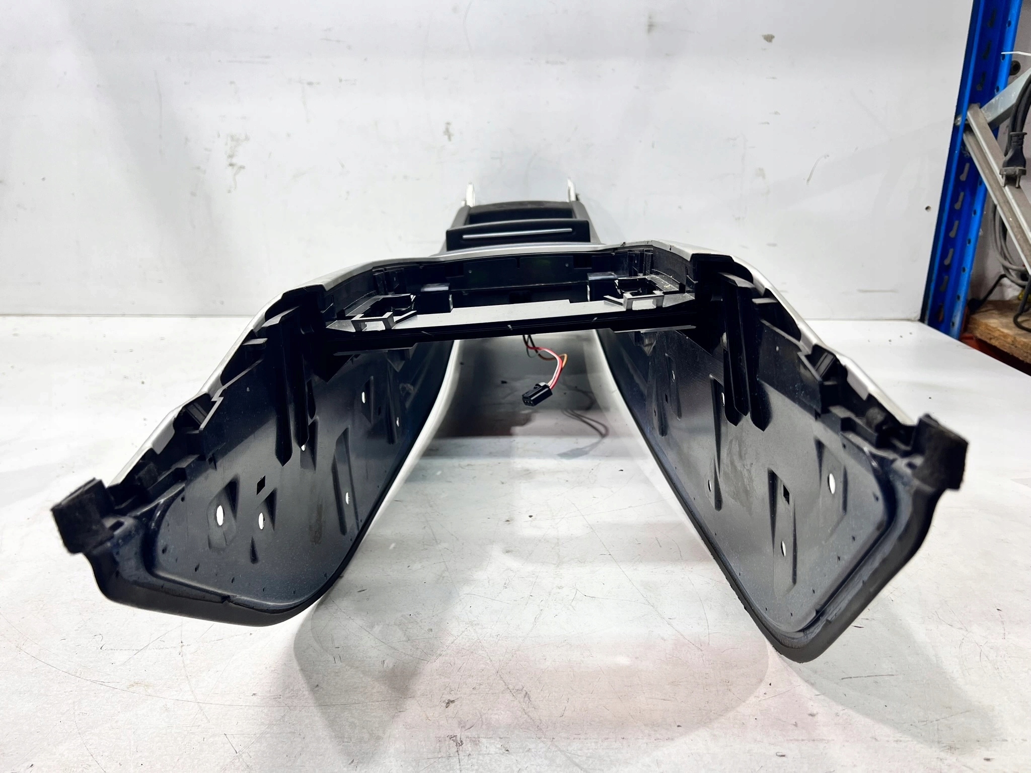 TUNEL mitte AUDI A6 C7 A7 4G0863244A
