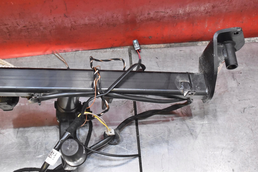 tow 6799414 BMW F20 5D HB 11-15