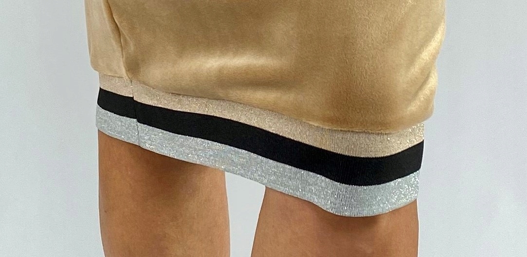 SPÓDNICA WELUROWA NA ŚCIĄGACZU BEŻOWA r. 38 Materiał dominujący poliester