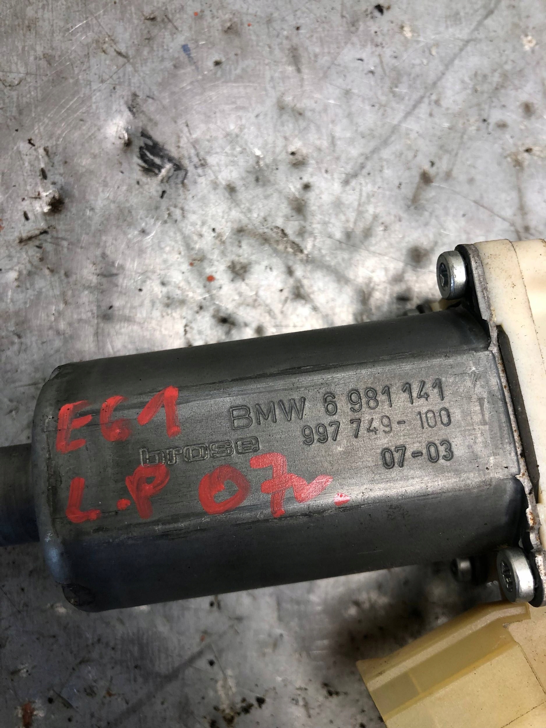 mini motor windows left front BMW E61 6981141