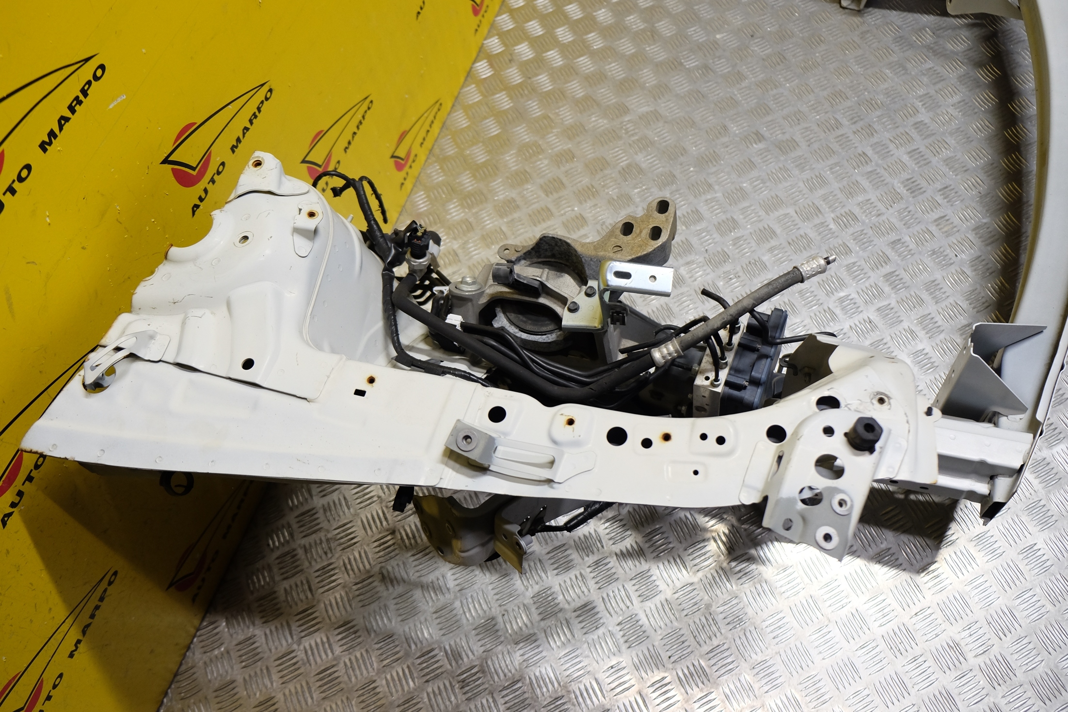 MAZDA CX9 15- PAS PRZÓD WZMOCNIENIE PODŁUŻNICA R Strona zabudowy przód - prawa