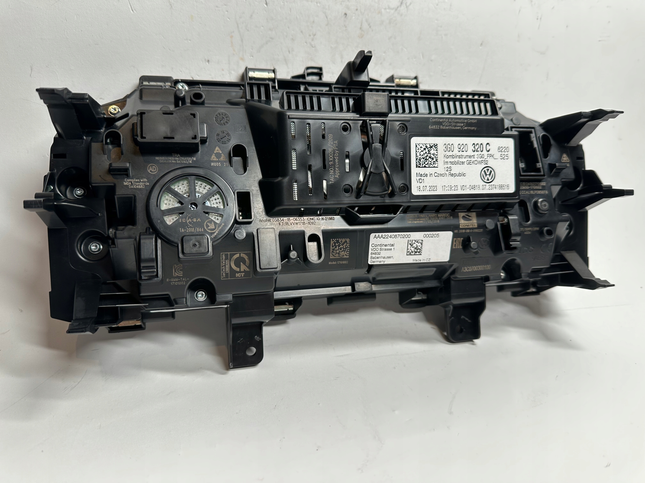 vw Tiguan II РЕСТАЙЛИНГ спидометр 3G0920320C 20 тыс. км.