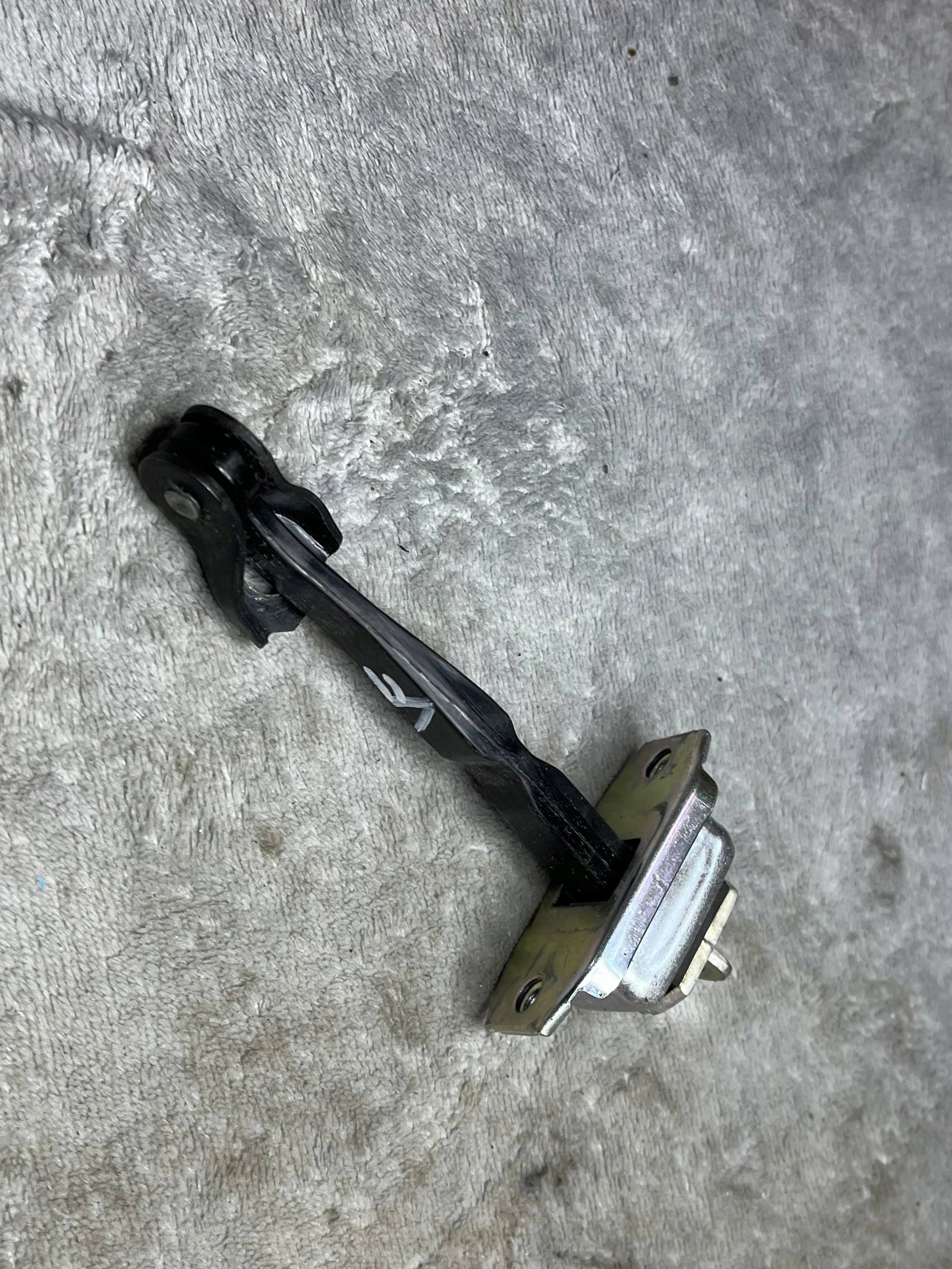 804304EA0A limiter door front NISSAN QASHQAI !J