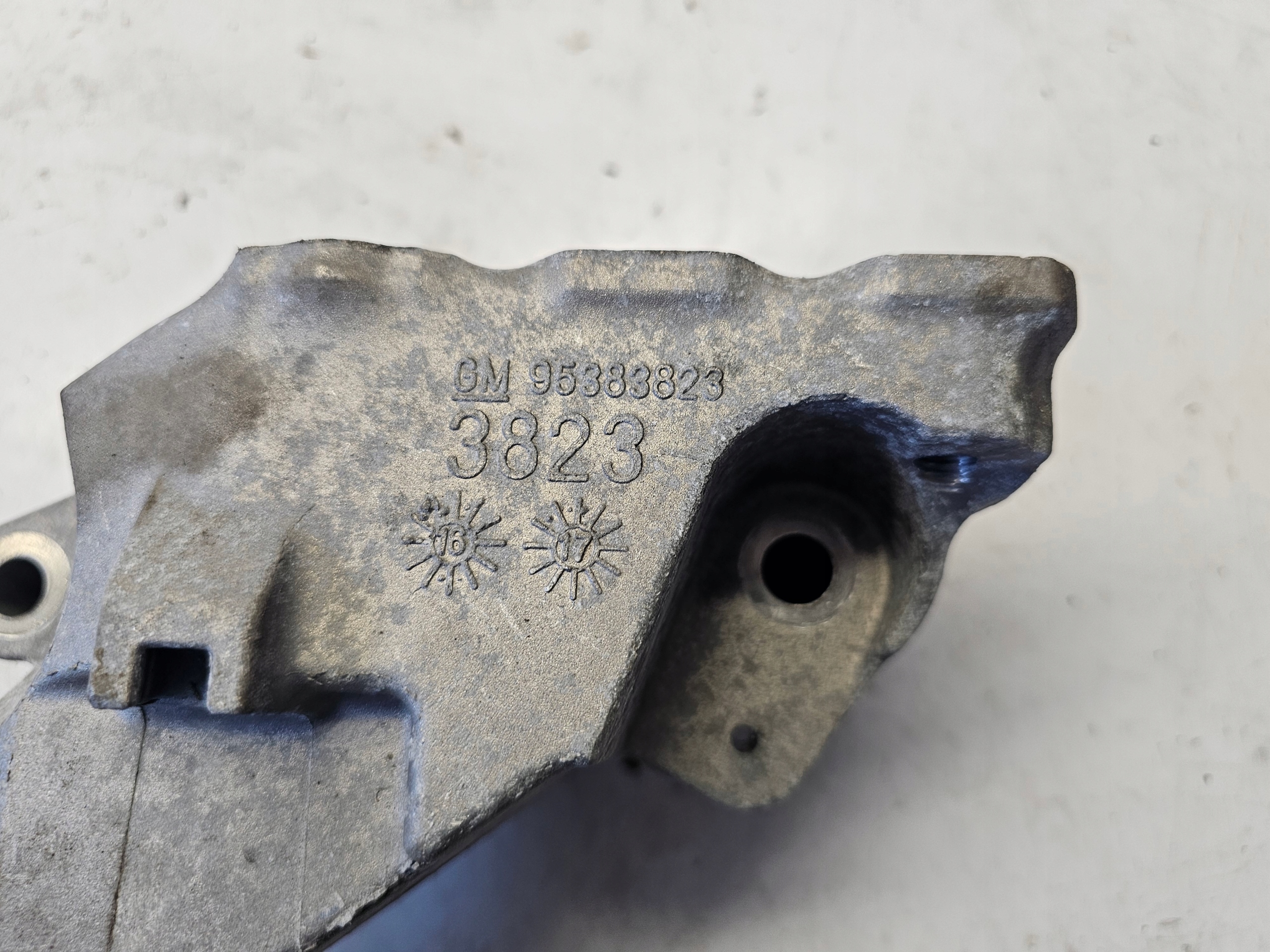OPEL MOKKA X holder holder engine mount 1.4T 95383823