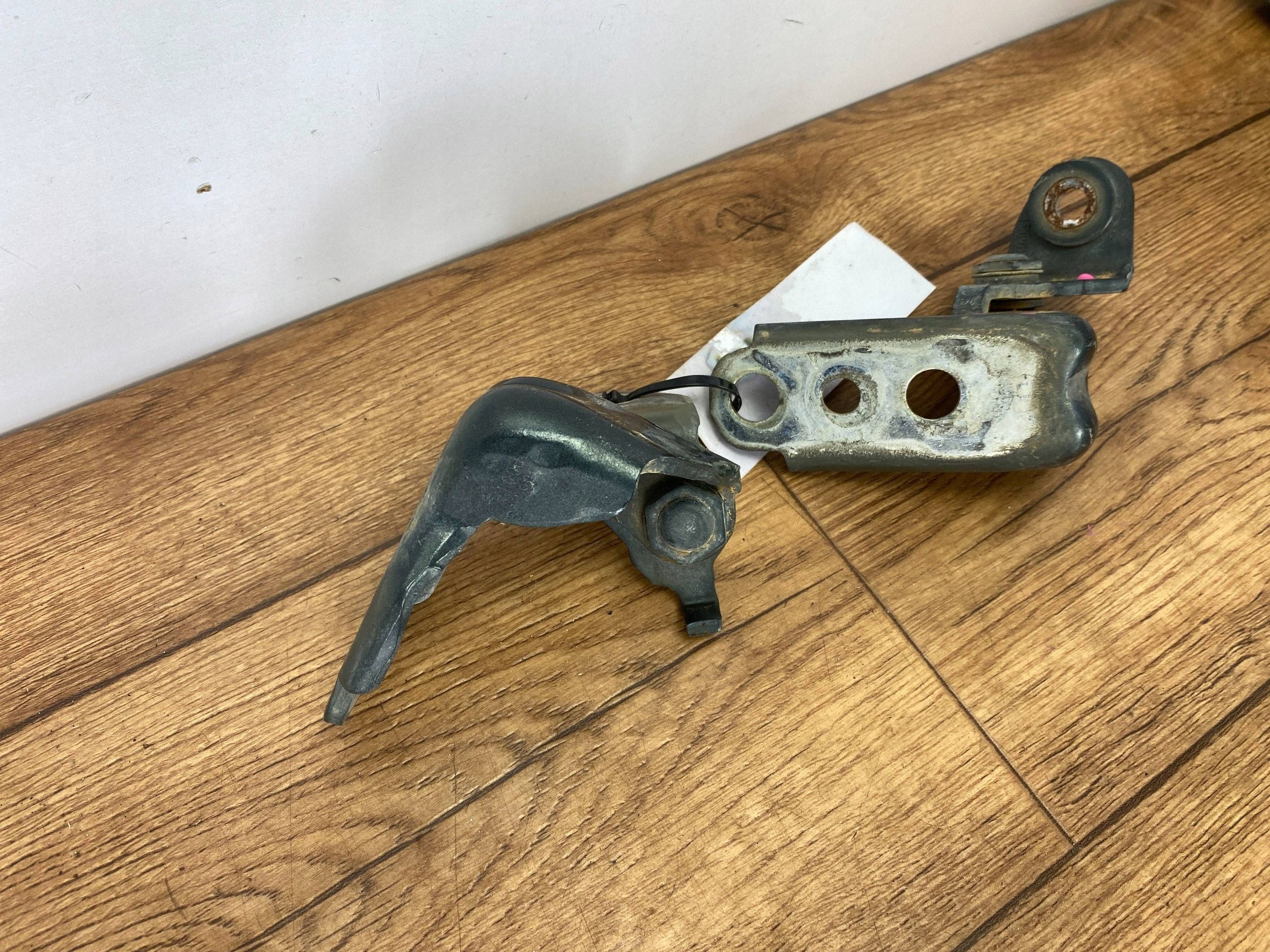 hinges door przednich right Ford Mustang VI 2015+
