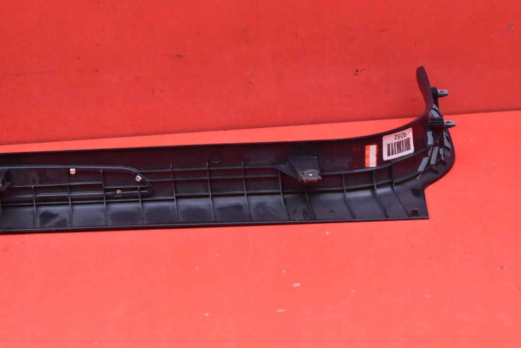 cap threshold right inner 85881-2M100 HYUNDAI GENESIS and COUPE 08-12