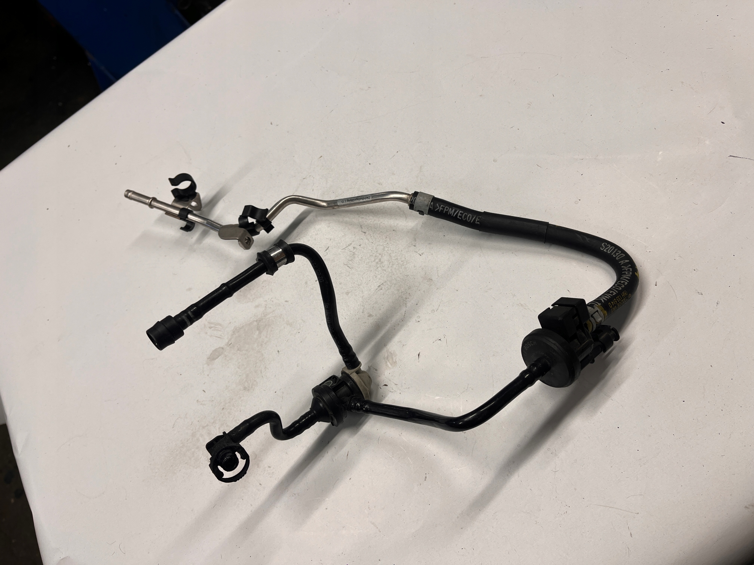 AUDI A4 B8 prijenos vakum 06H133514D