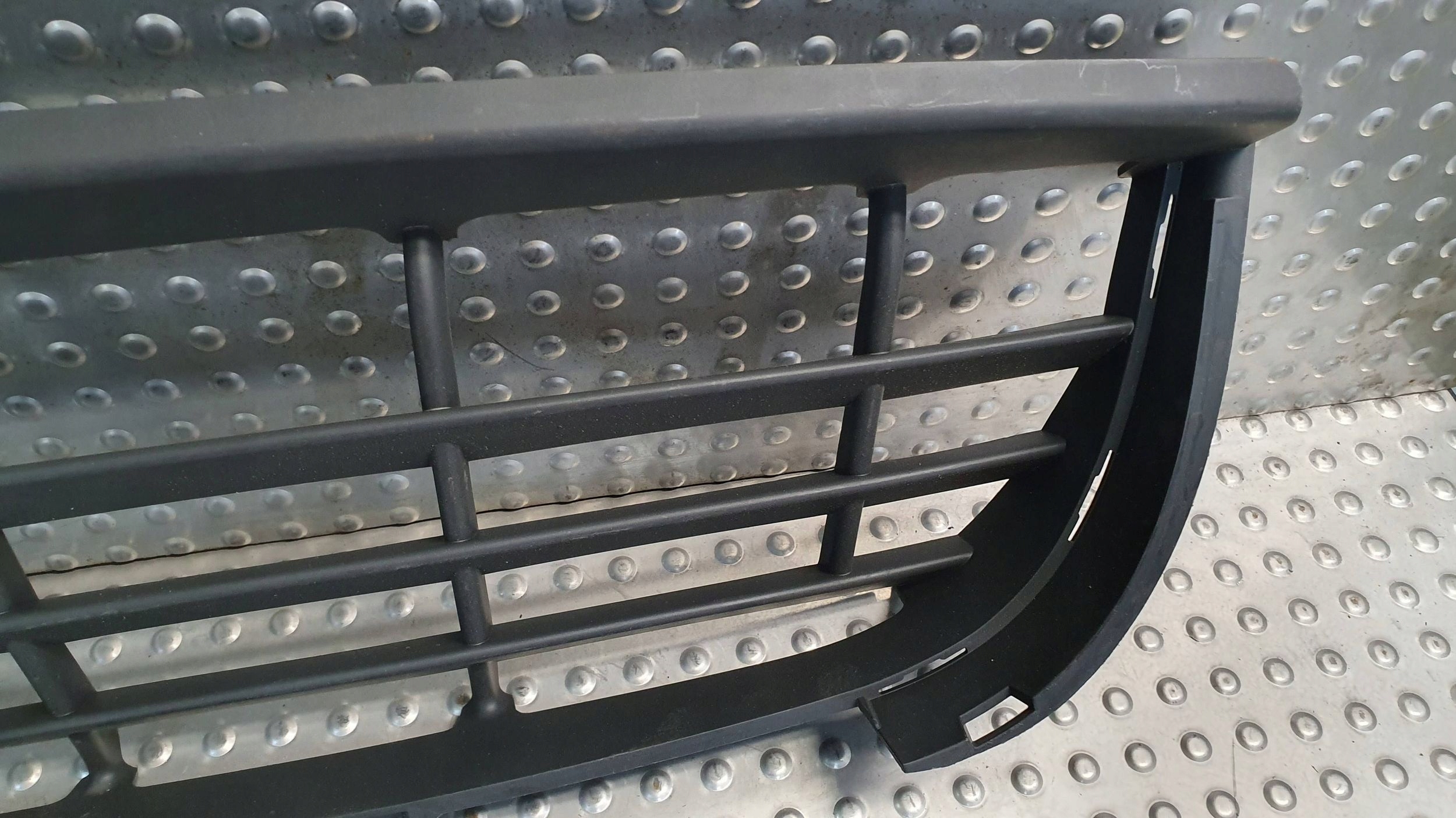 Grille Pare choc 2E0807835A VW CRAFTER 06
