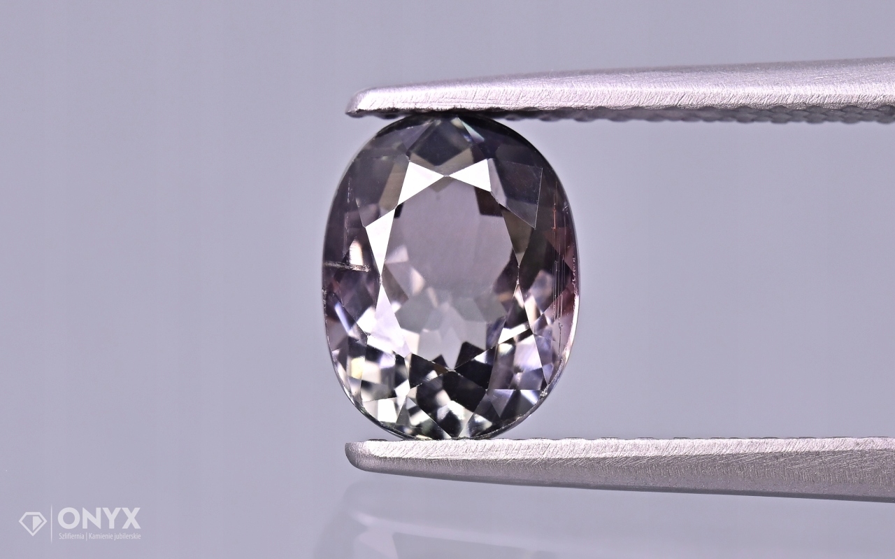 Turmalín fazetovaný ovál 8x6 mm