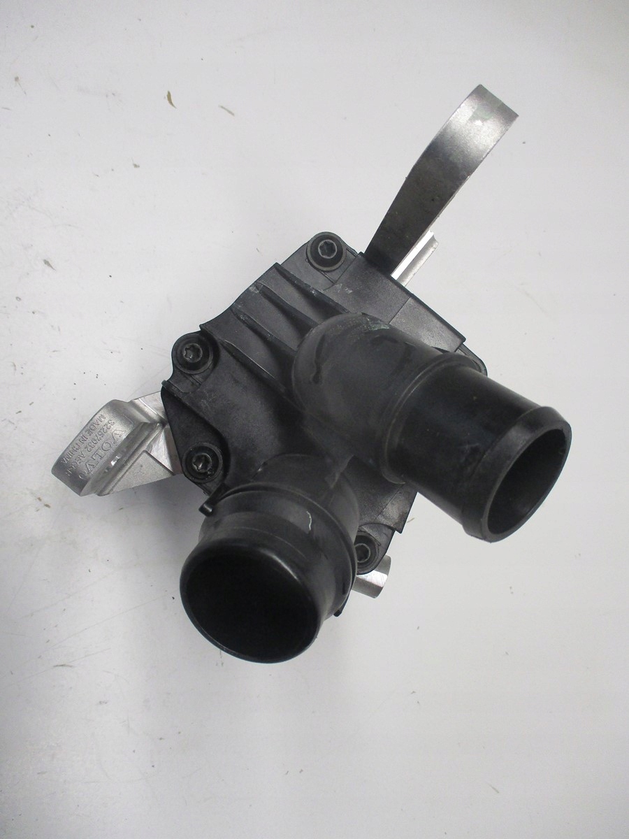water pump VOLVO XC40 XC 40 1,5HYB 32257932