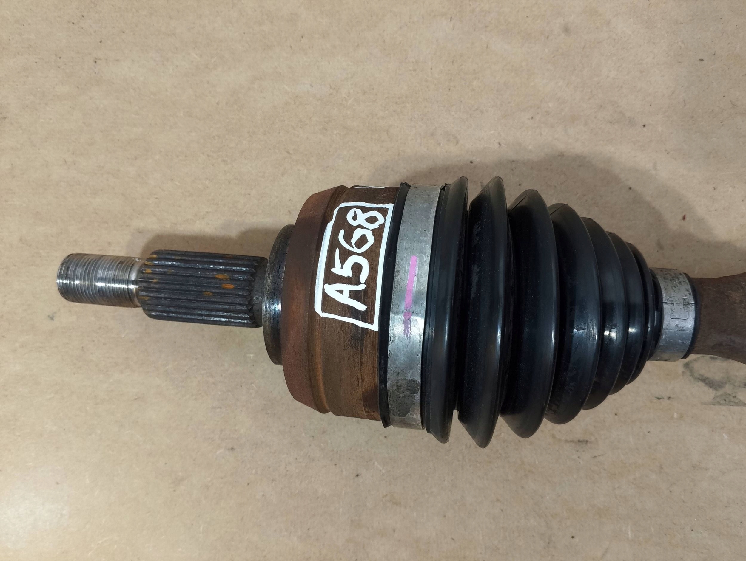 Renault Clio IV 1,5DCI Automat semi-axis front left 391018401R (A568)