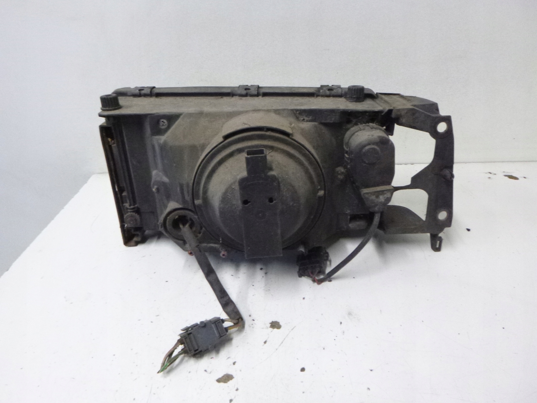 light front Volvo 740 95r.