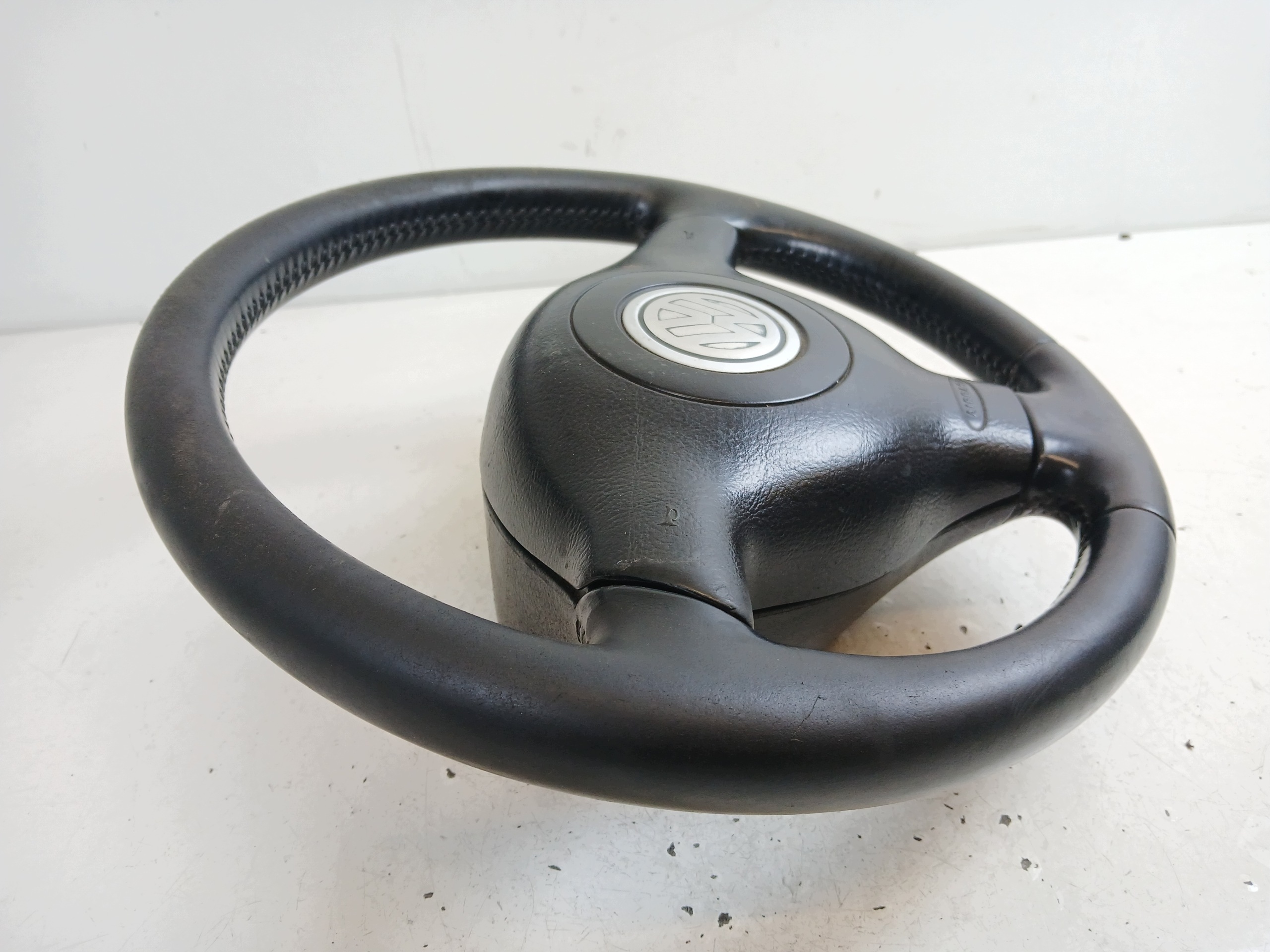 VW PASSAT B5 VW GOLF IV BORA steering wheel, leather leather DO trim