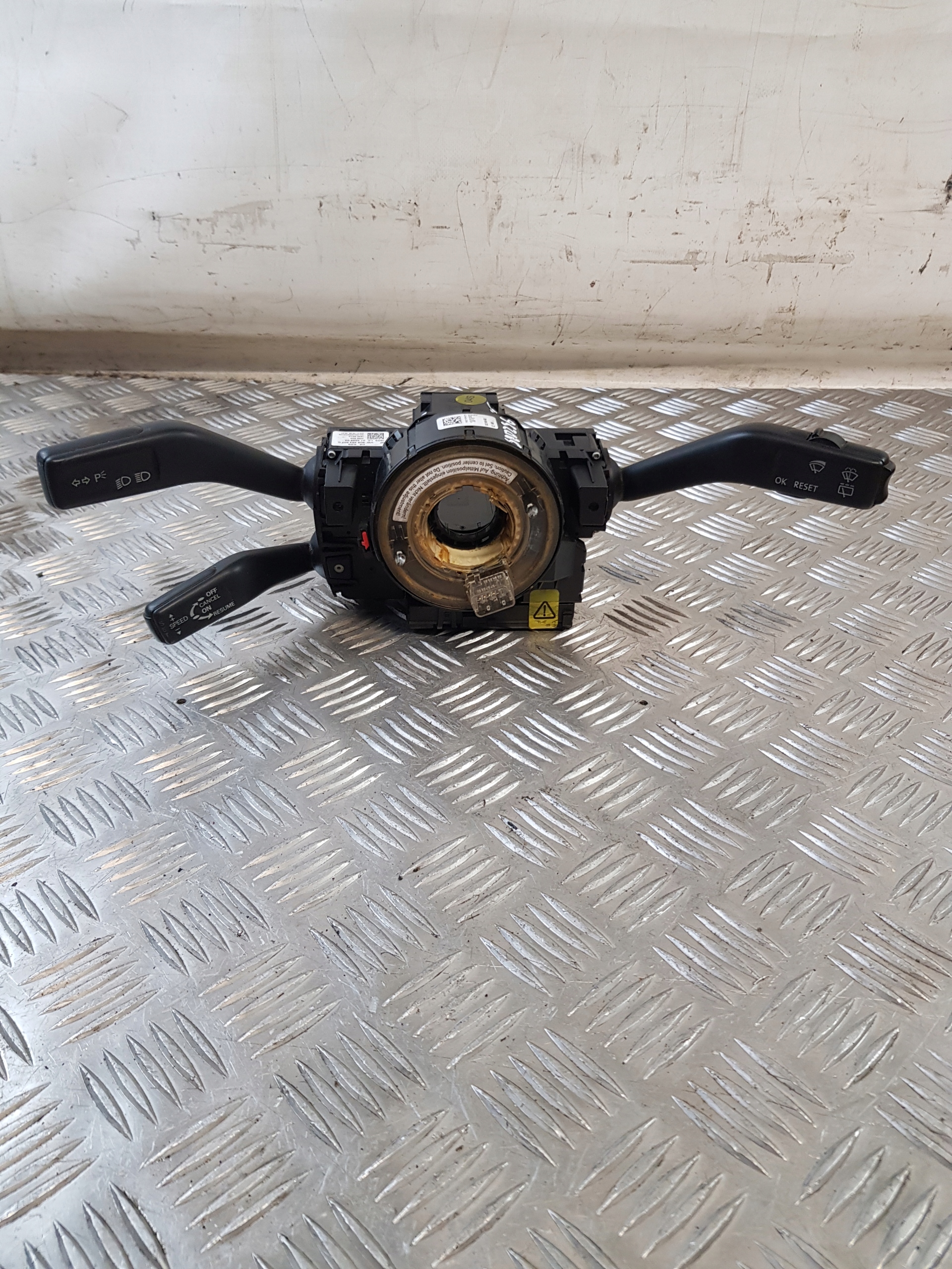 steering wheel levers and controls ring module steering 3C9953513C 3C0959653 VW PASSAT B6