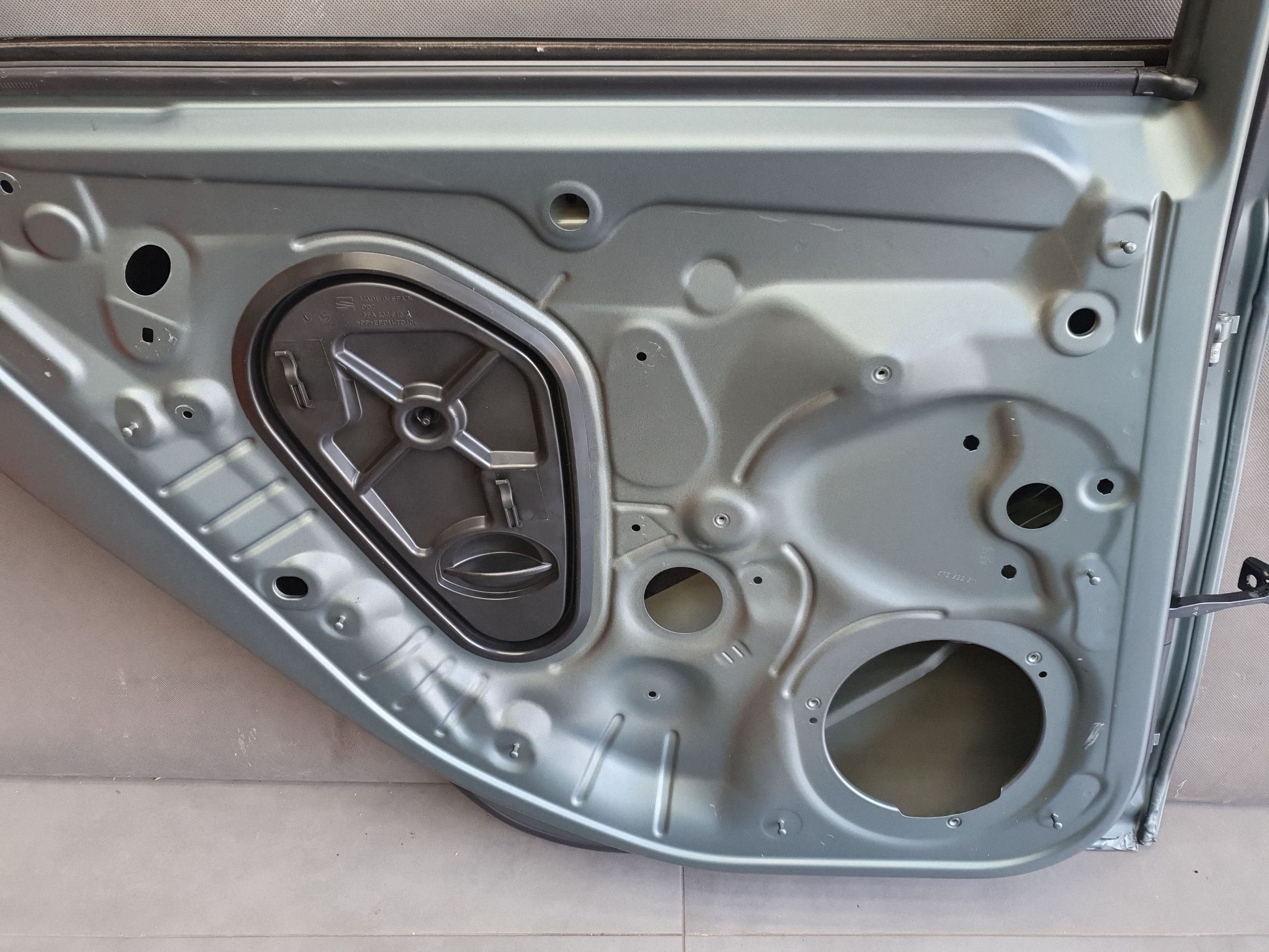 Cupra Leon IV KOMBI door left rear part rear. 5FE833051C LS7E