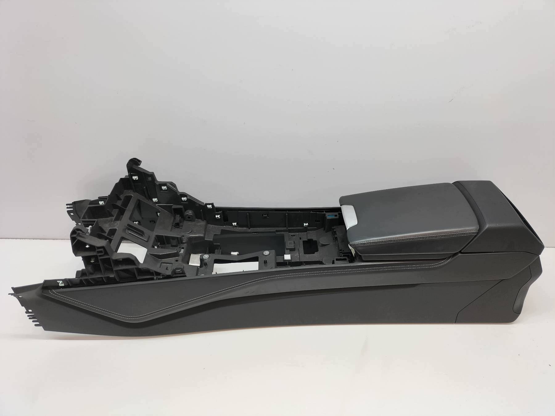 TUNEL central armrest 4K Audi A7 II (2018-2025) C8