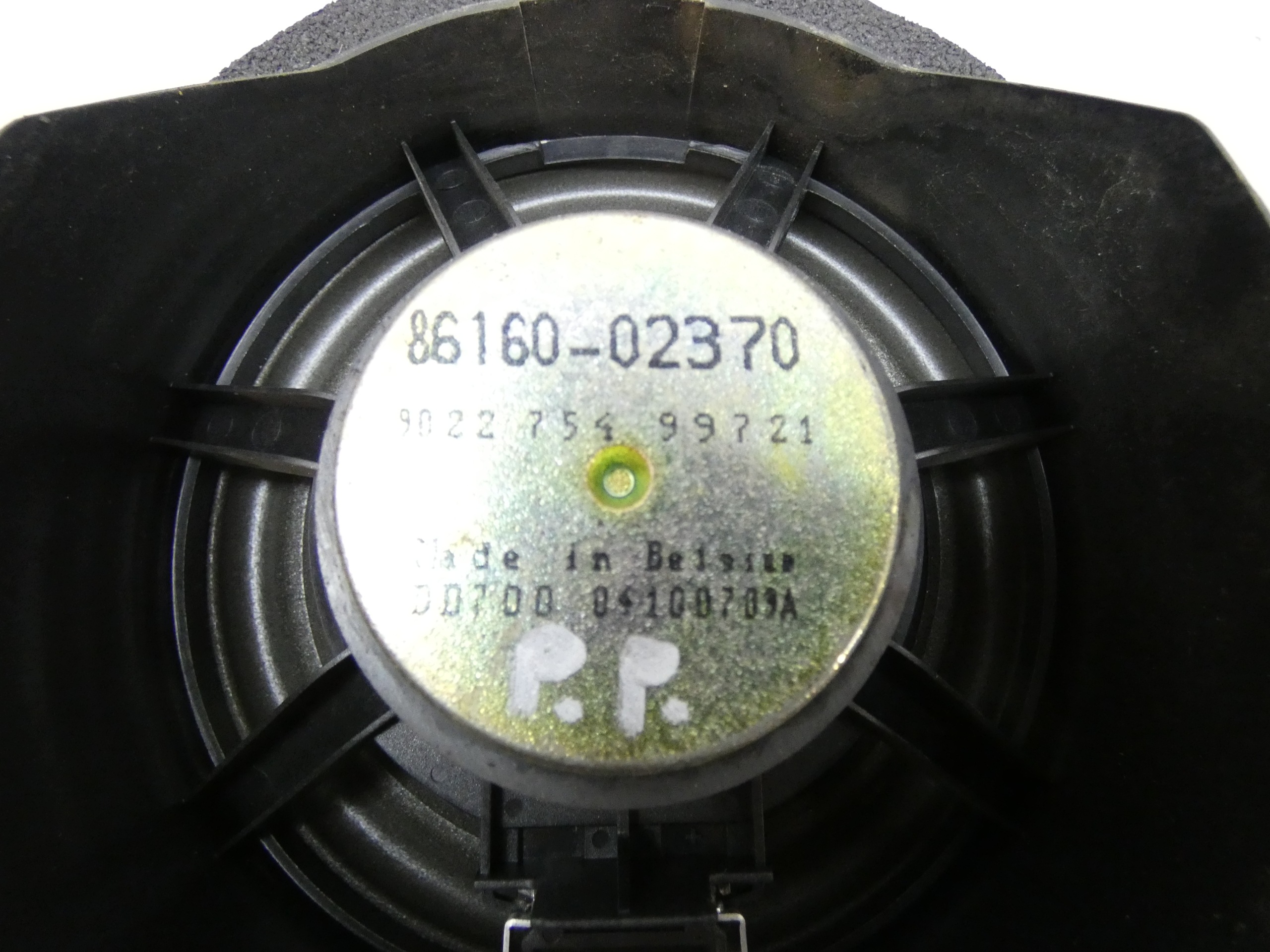 speaker door front TOYOTA AVENSIS T25 03-09 86160-02370
