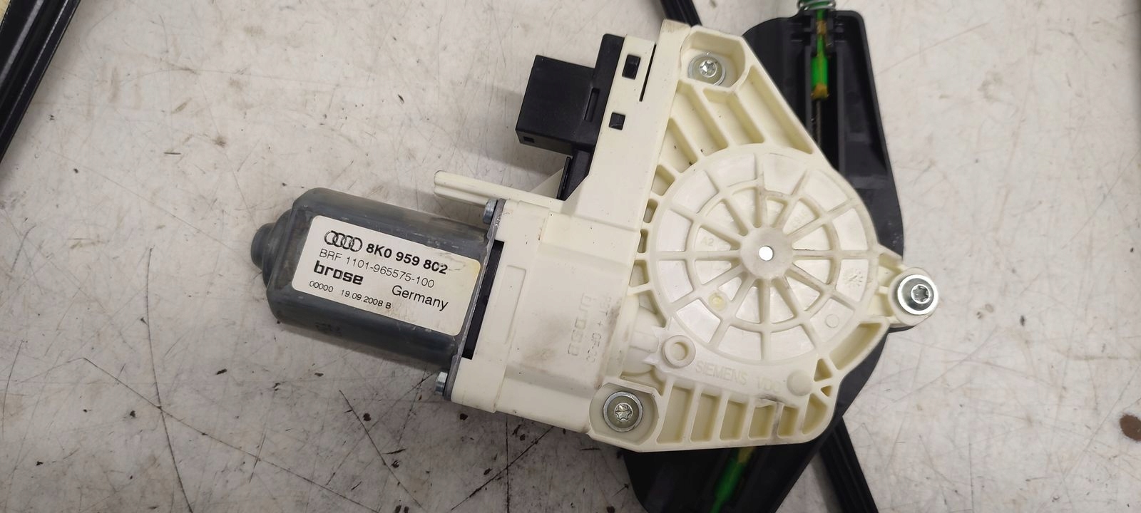 window regulator right front mechanism Audi A4 B8