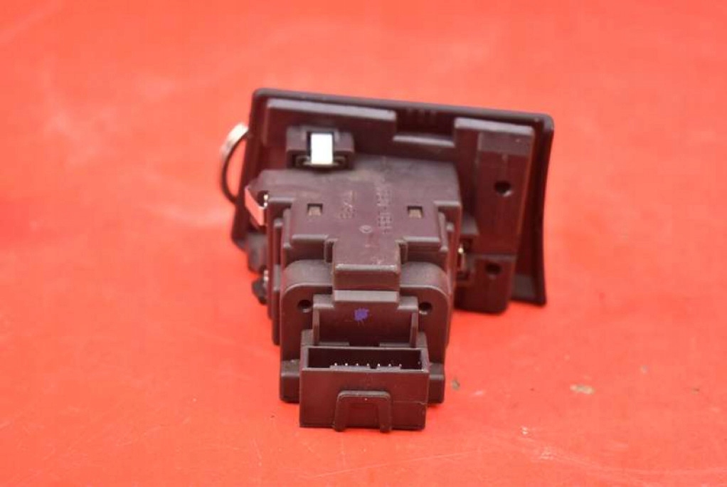 ignition key button 6954719 BMW E90 E91 2.0i 150 KM 04-10