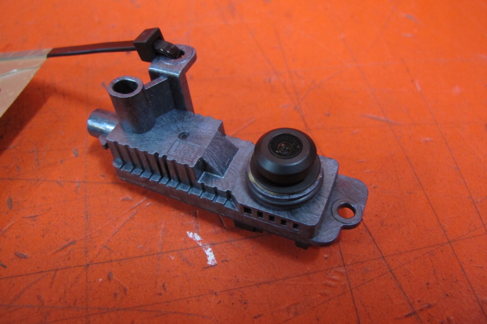 Tesla MODEL Y RADAR KAMERA side SLUPKA right 1100619-00-C