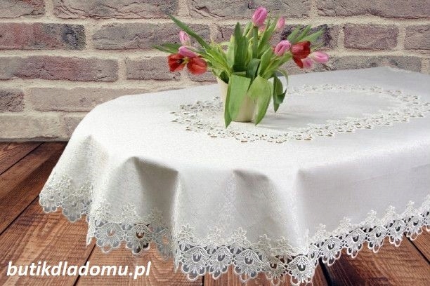 

Obrus Owalny Ekri Obszyty Gipiurą 160cm x 350cm