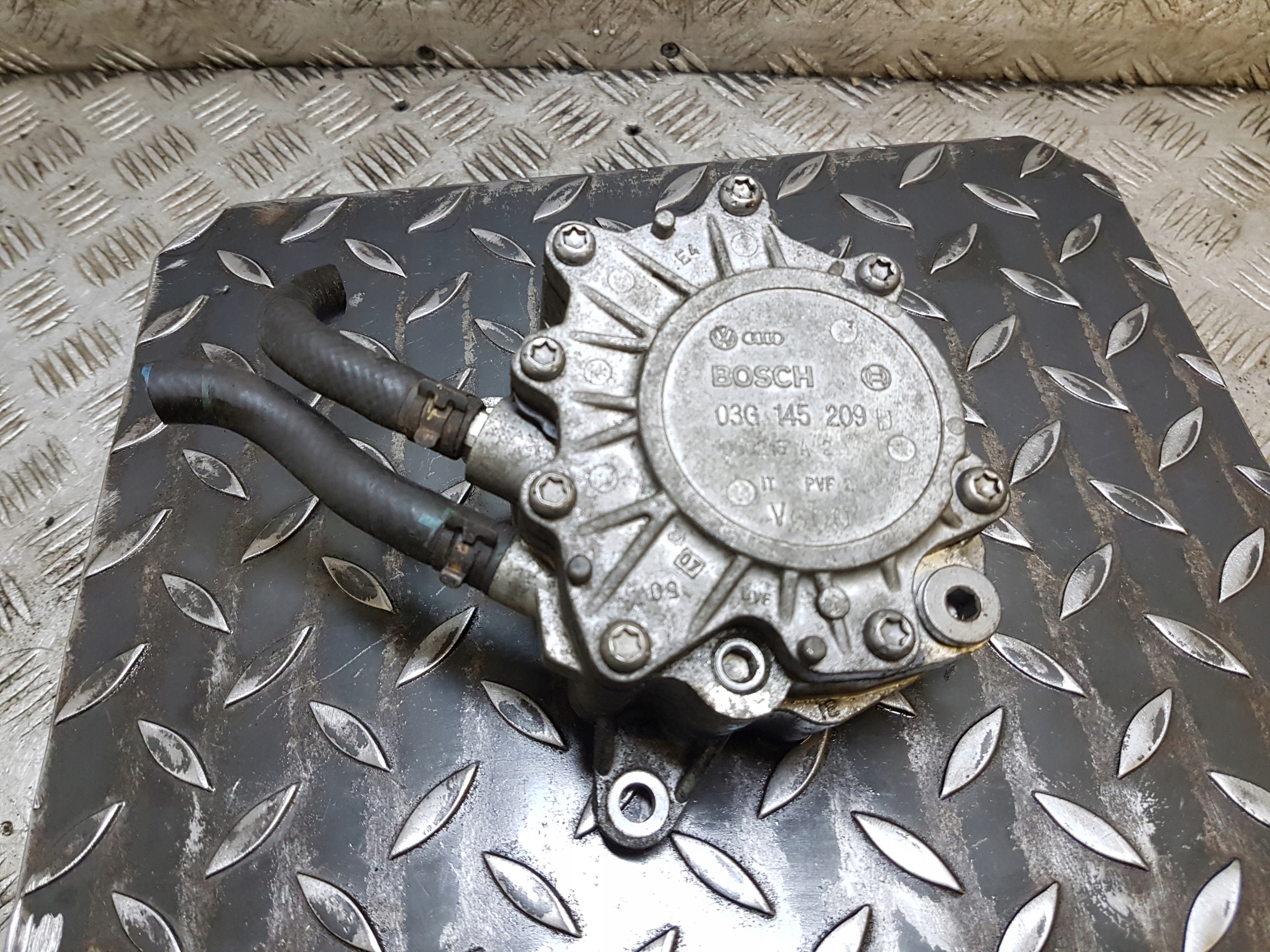 Pompa VACUM VAKUM VOLKSWAGEN PASSAT B6 03G145209