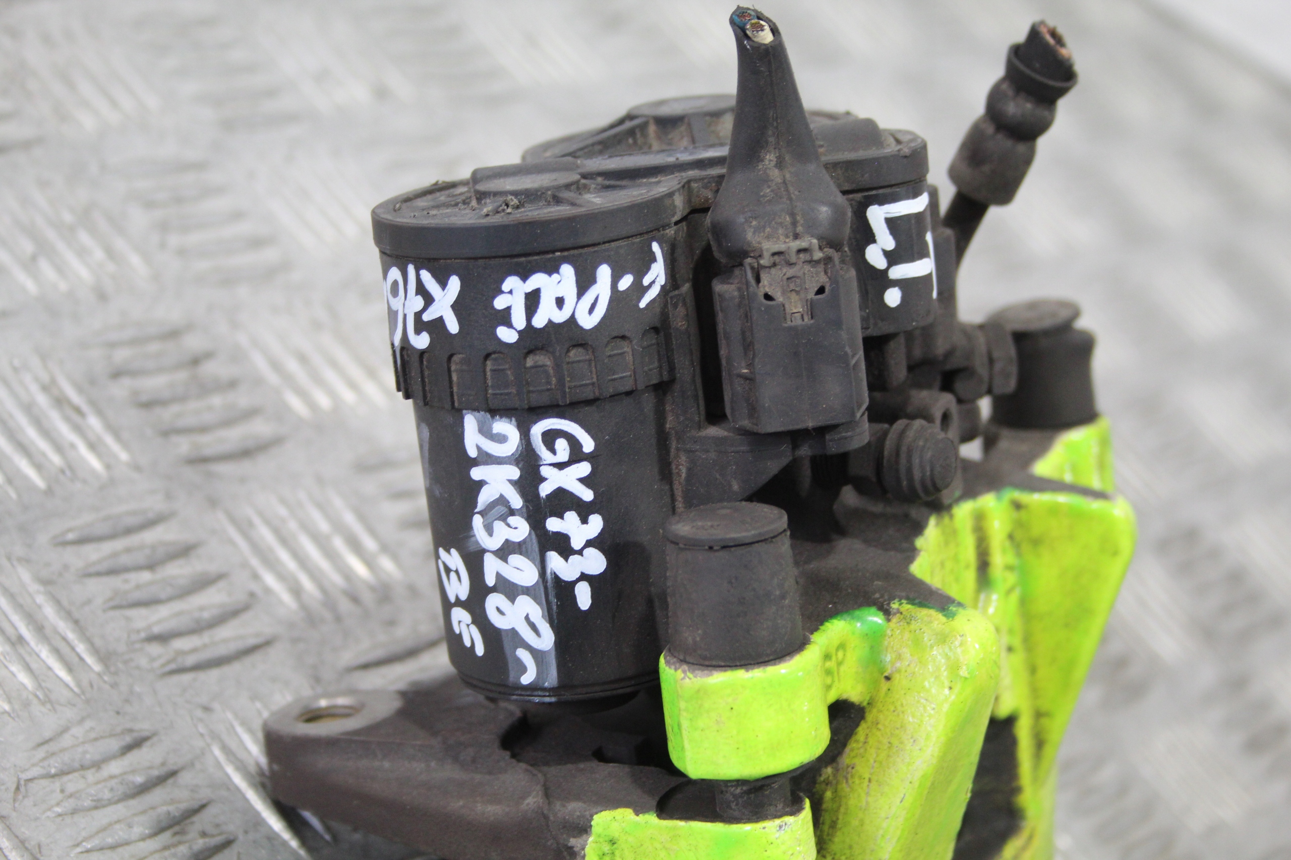 caliper brake left rear part JAGUAR F-PACE X761