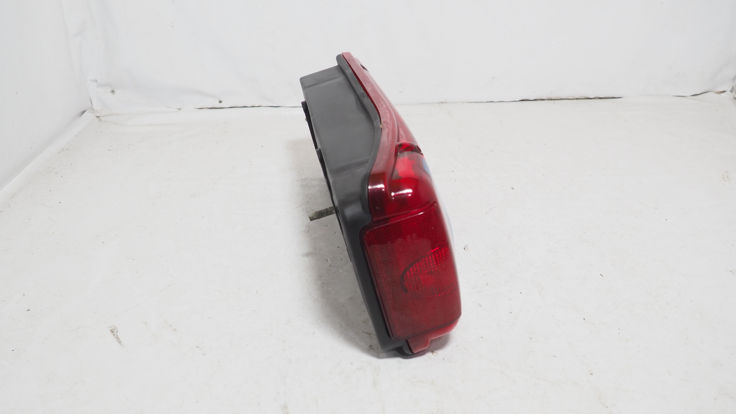 Mercedes VW Man Iveco light left rear part