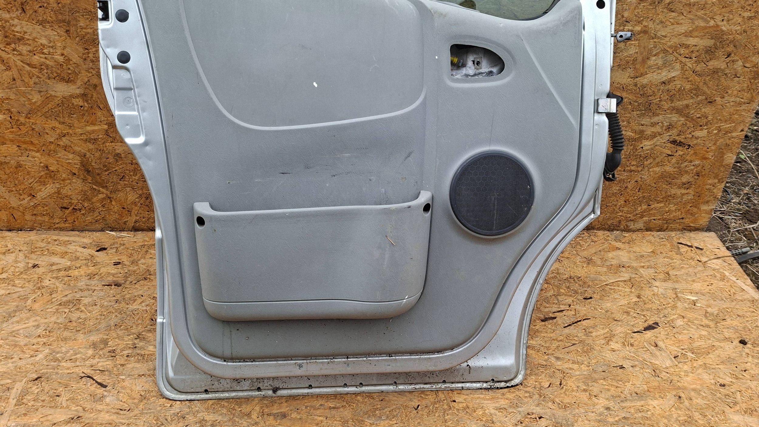 door front left RENAULT TRAFIC II VIVARO A 2001-2014