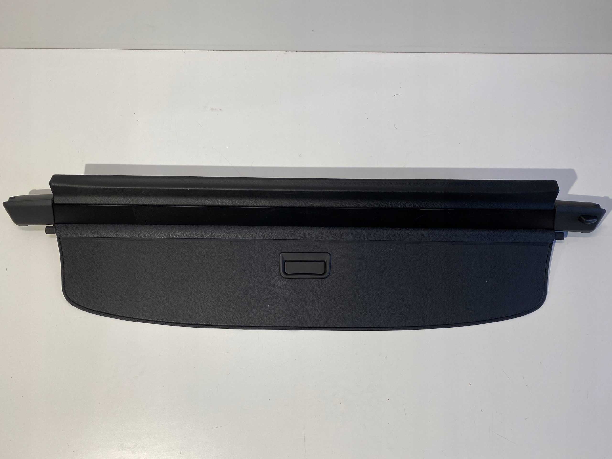 ROLETA BAGAŻNIKA VW PASSAT B6 3C9867871