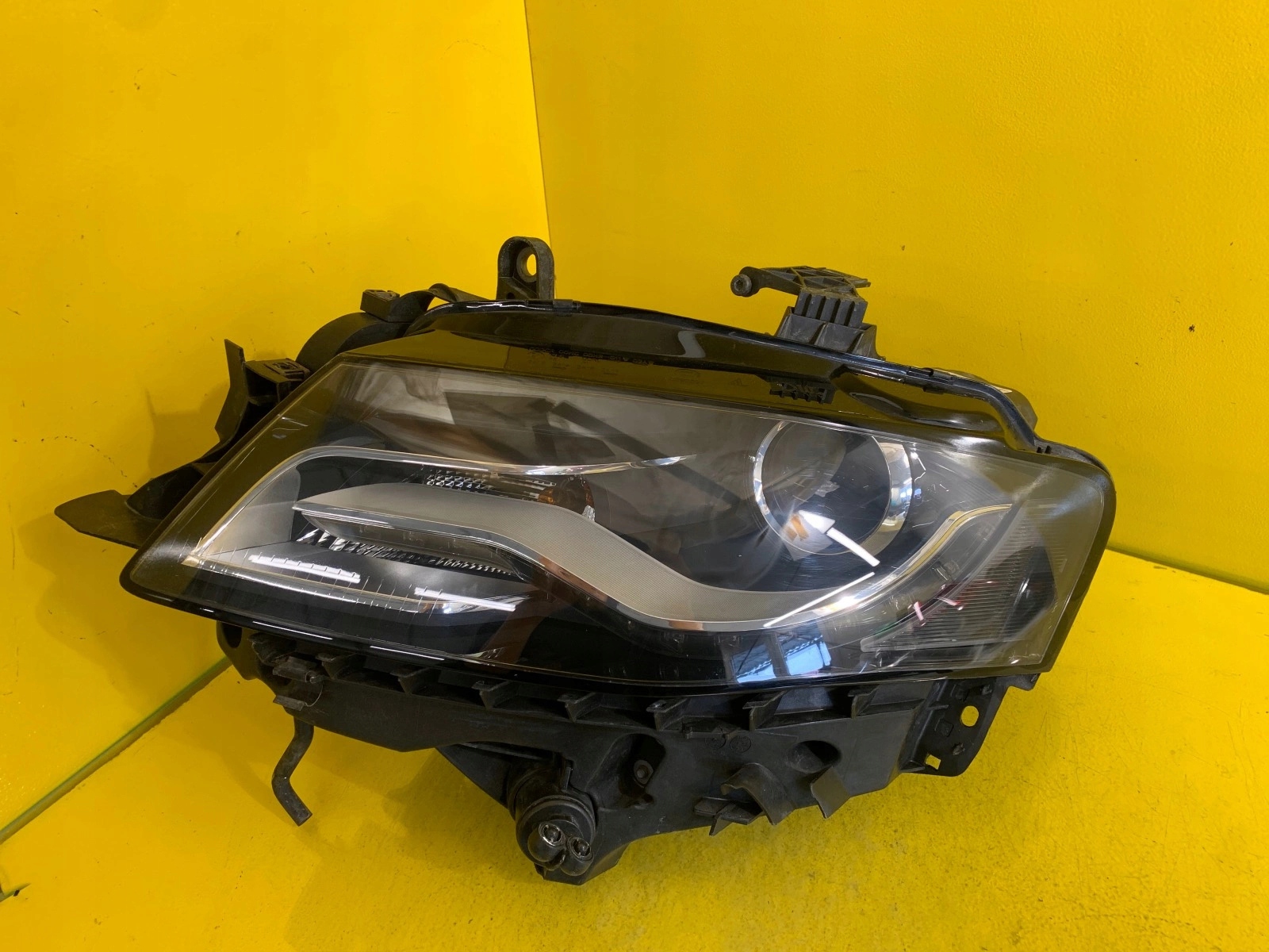 light left AUDI A4 B8 8K0941003C 08-12 BI-XENON
